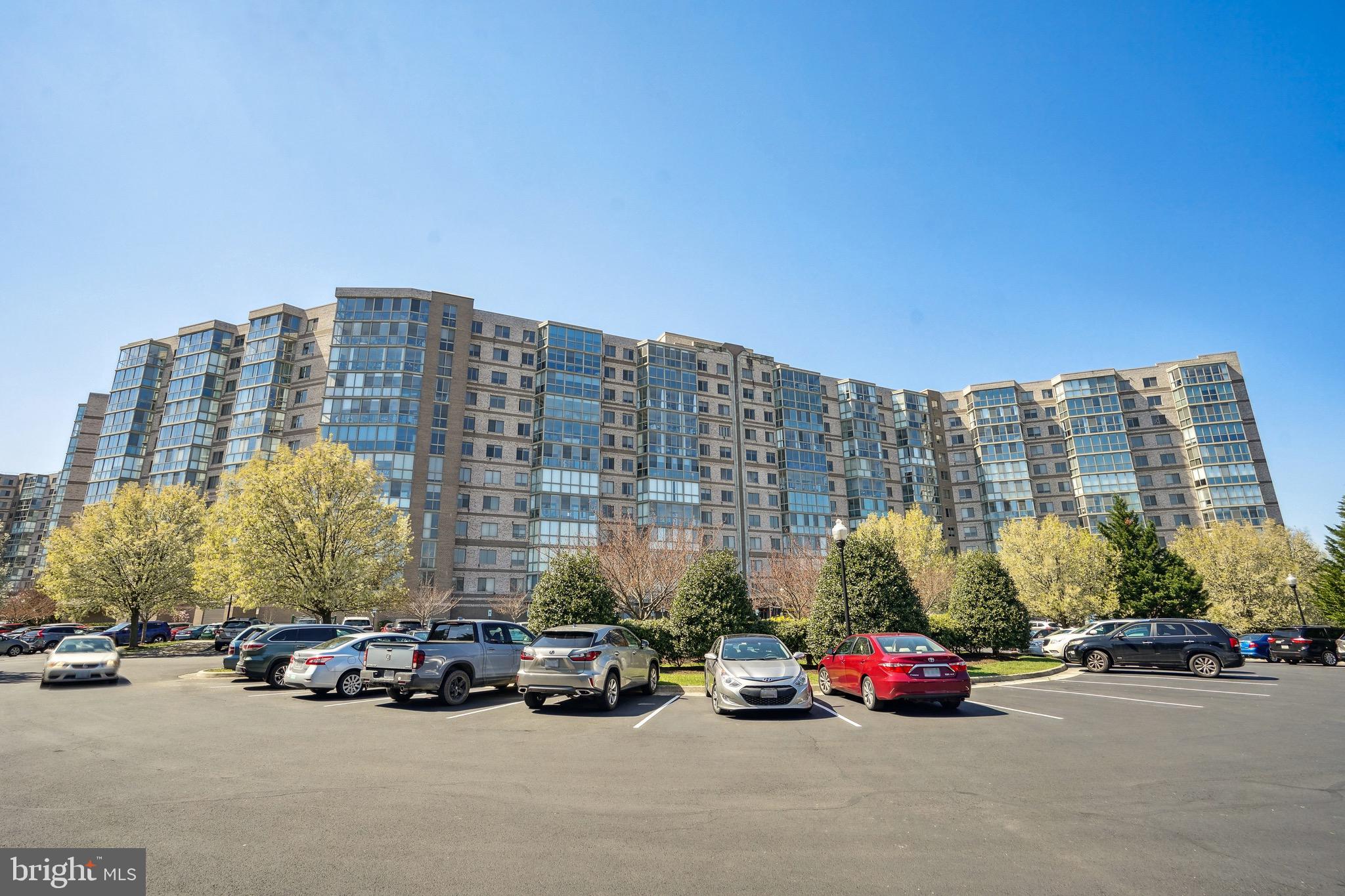 LANSDOWNE WOODS - Residential