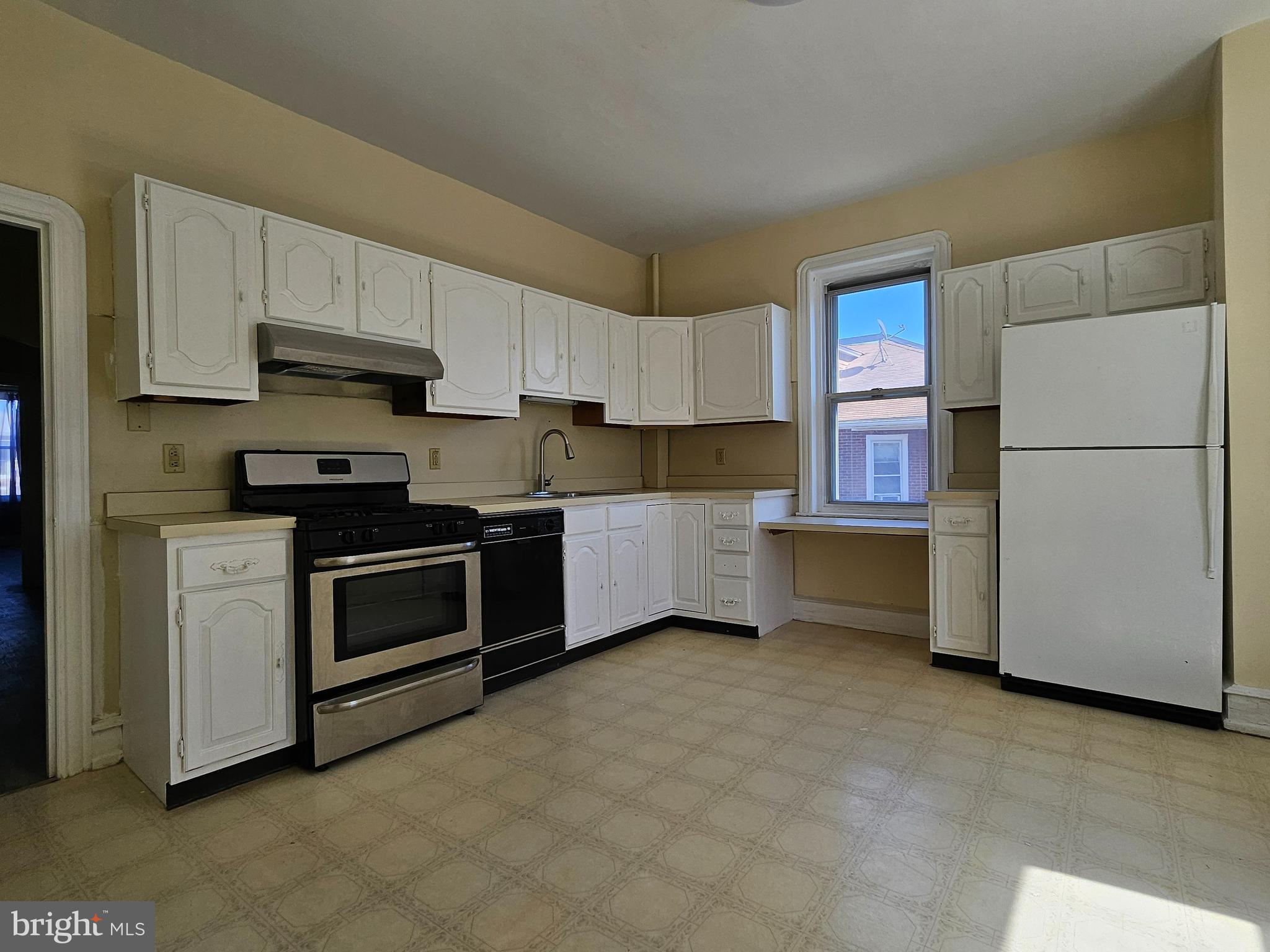 LAWNDALE - Residential Income