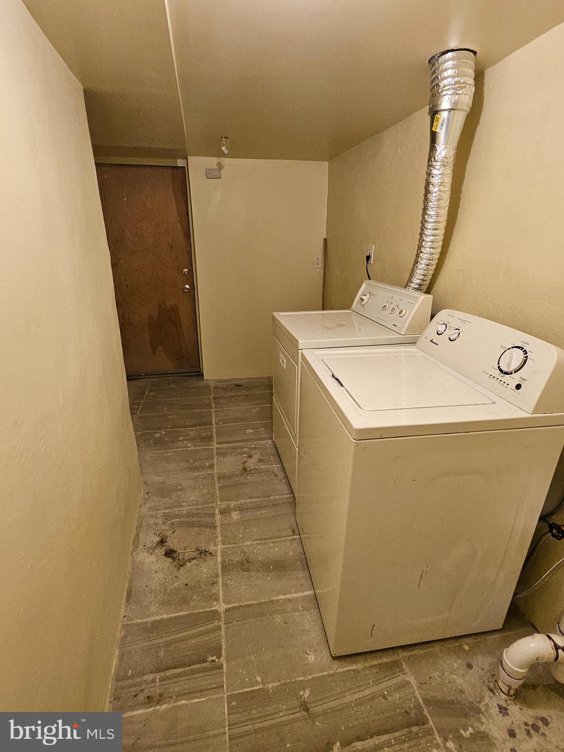 LAWNDALE - Residential Income