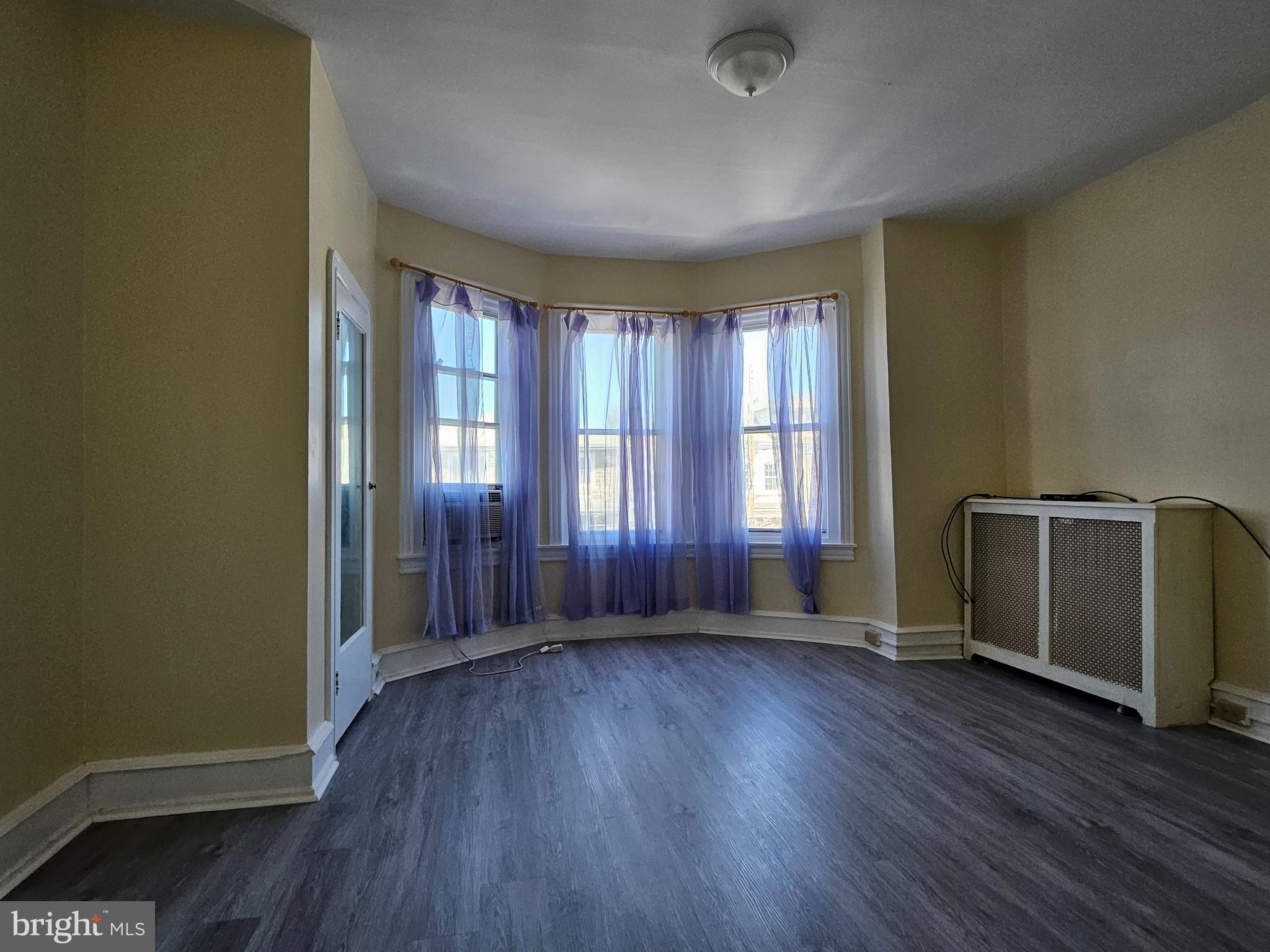 LAWNDALE - Residential Income