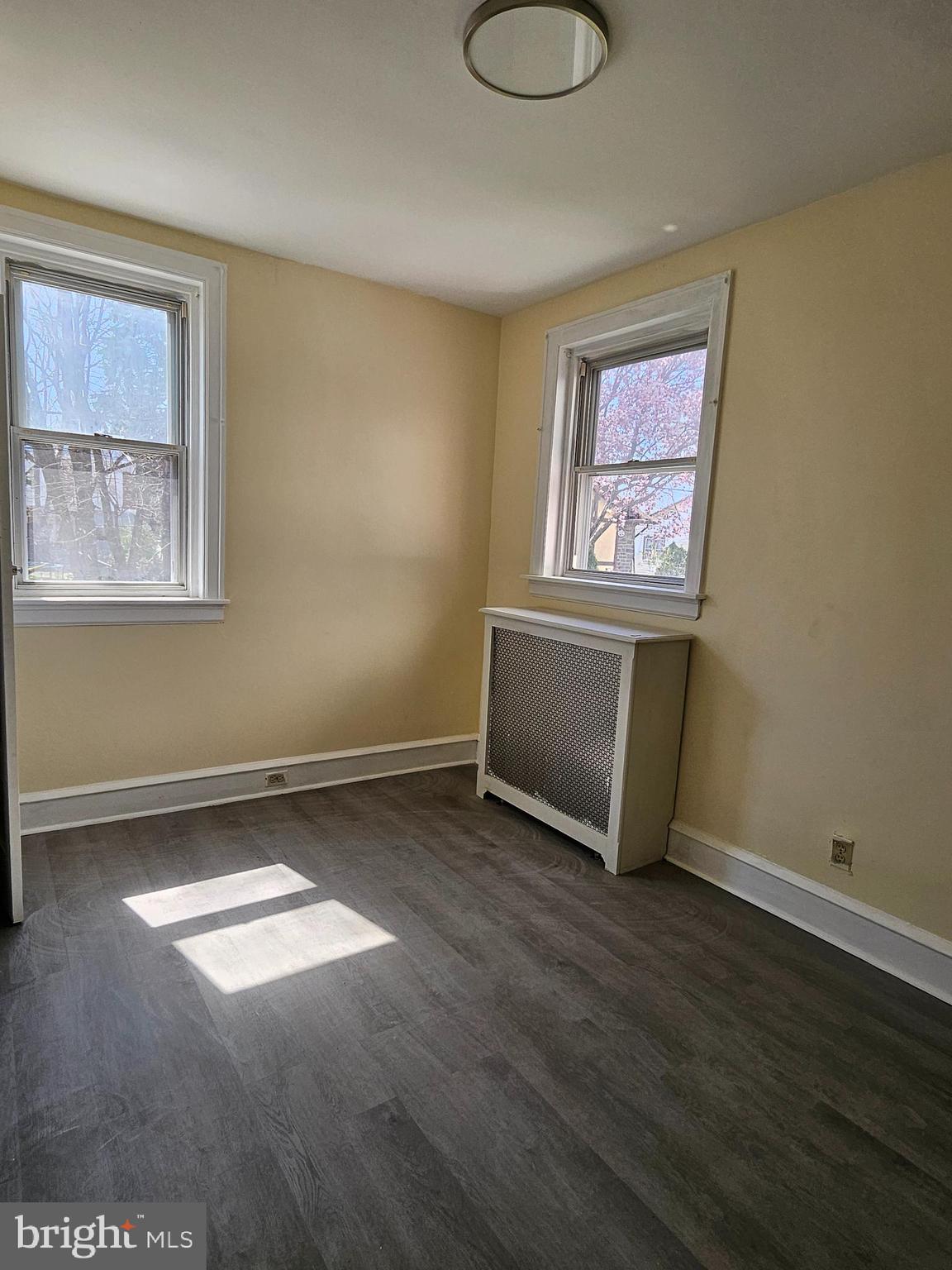 LAWNDALE - Residential Income