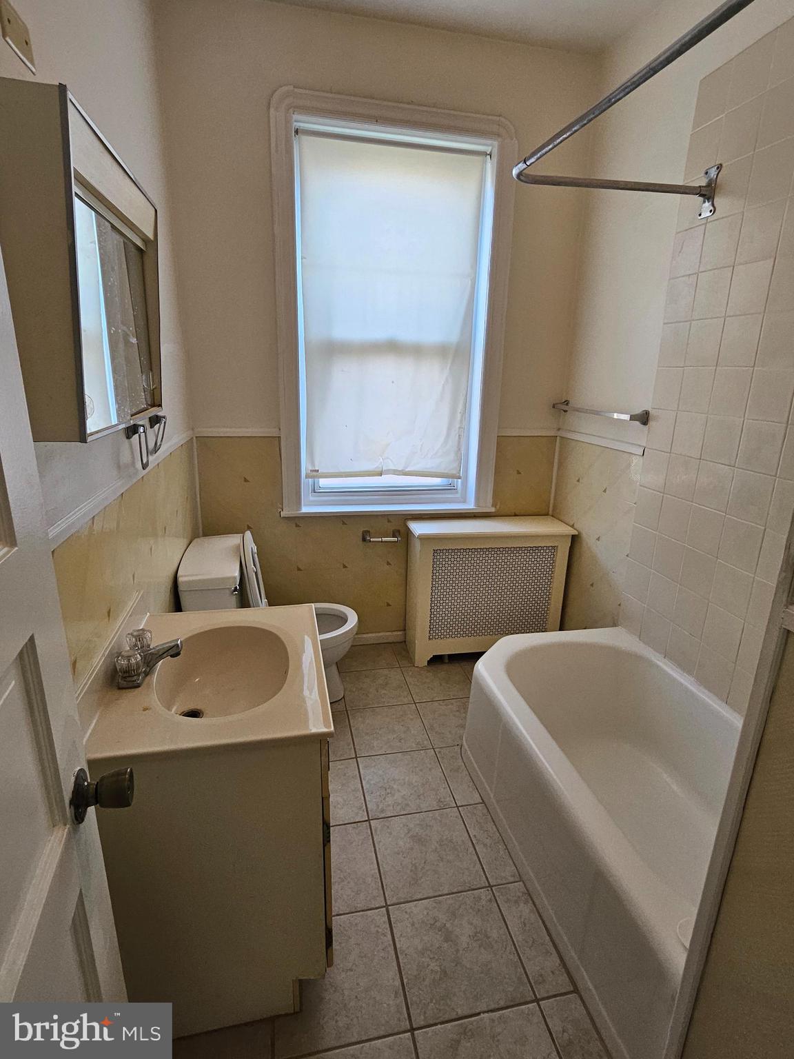 LAWNDALE - Residential Income