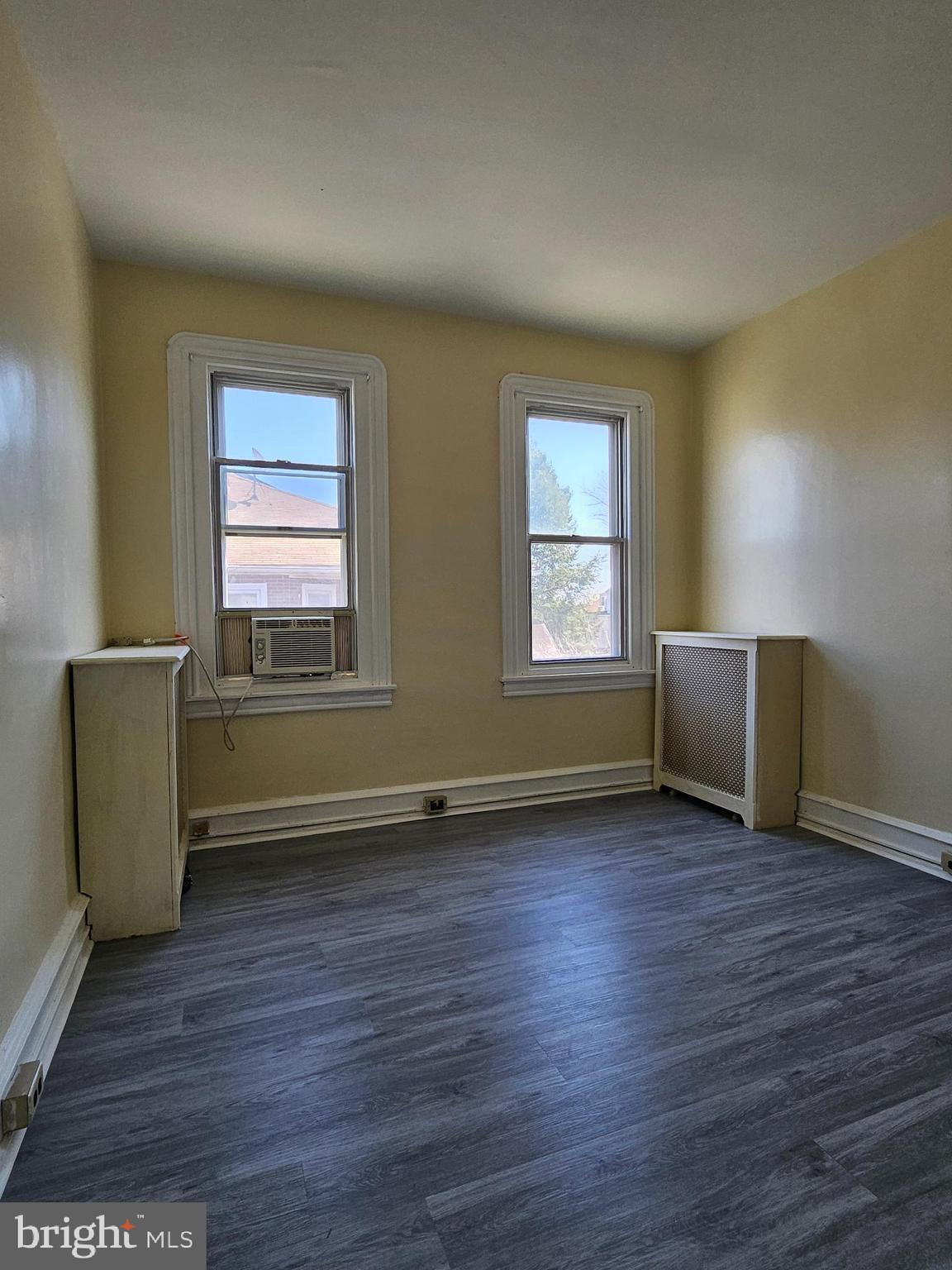 LAWNDALE - Residential Income