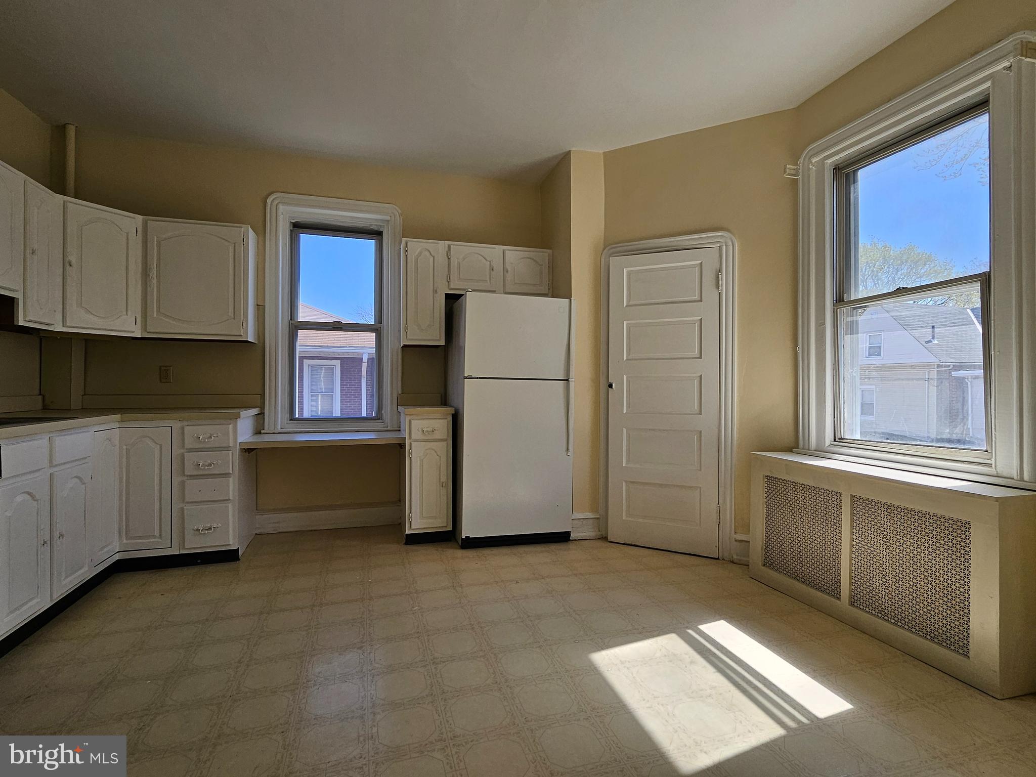 LAWNDALE - Residential Income