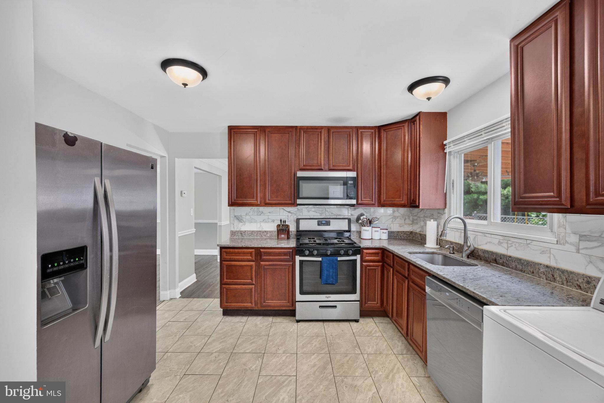 2106 N ROLLING ROAD N