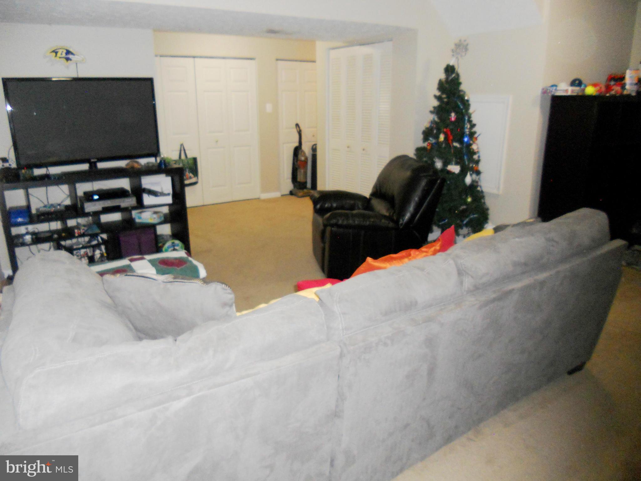 EATON SQUARE - Residential Lease