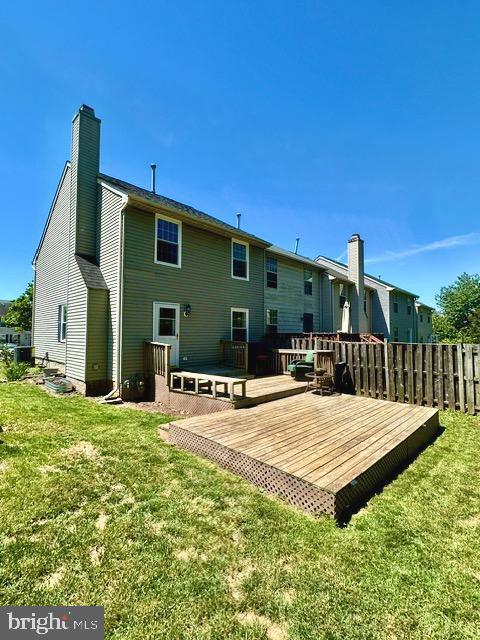 511 HOLLYBERRY WAY