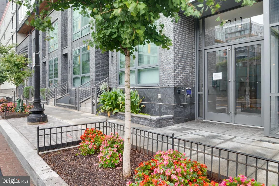 1211 Van Street SE Unit 806