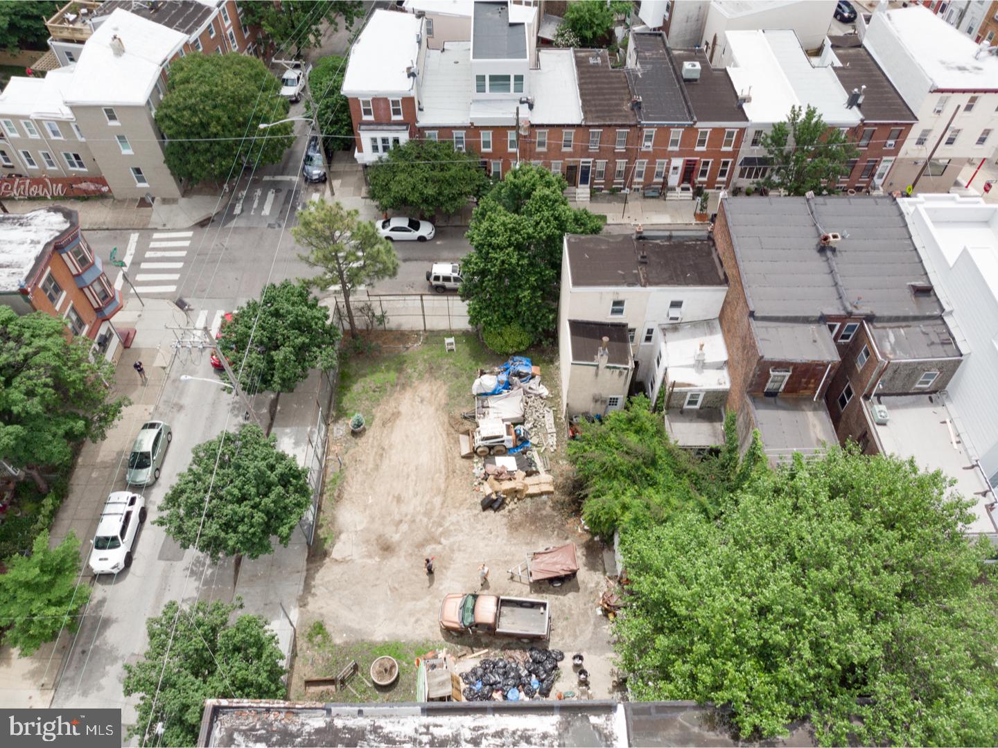 FISHTOWN - Land