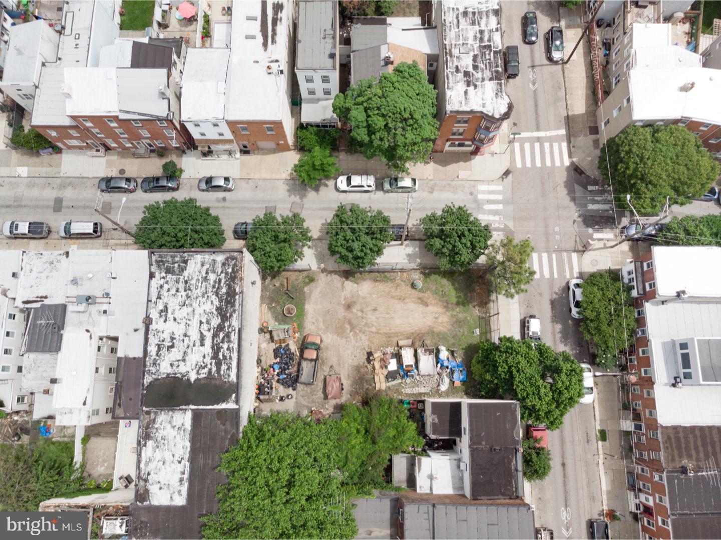 FISHTOWN - Land
