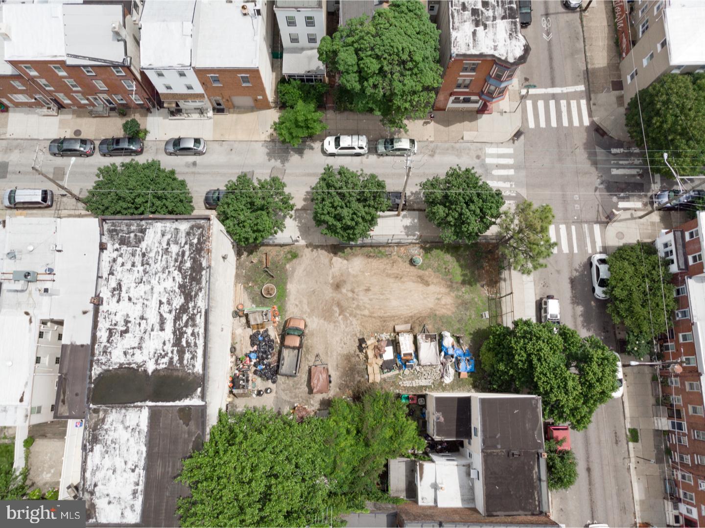 FISHTOWN - Land