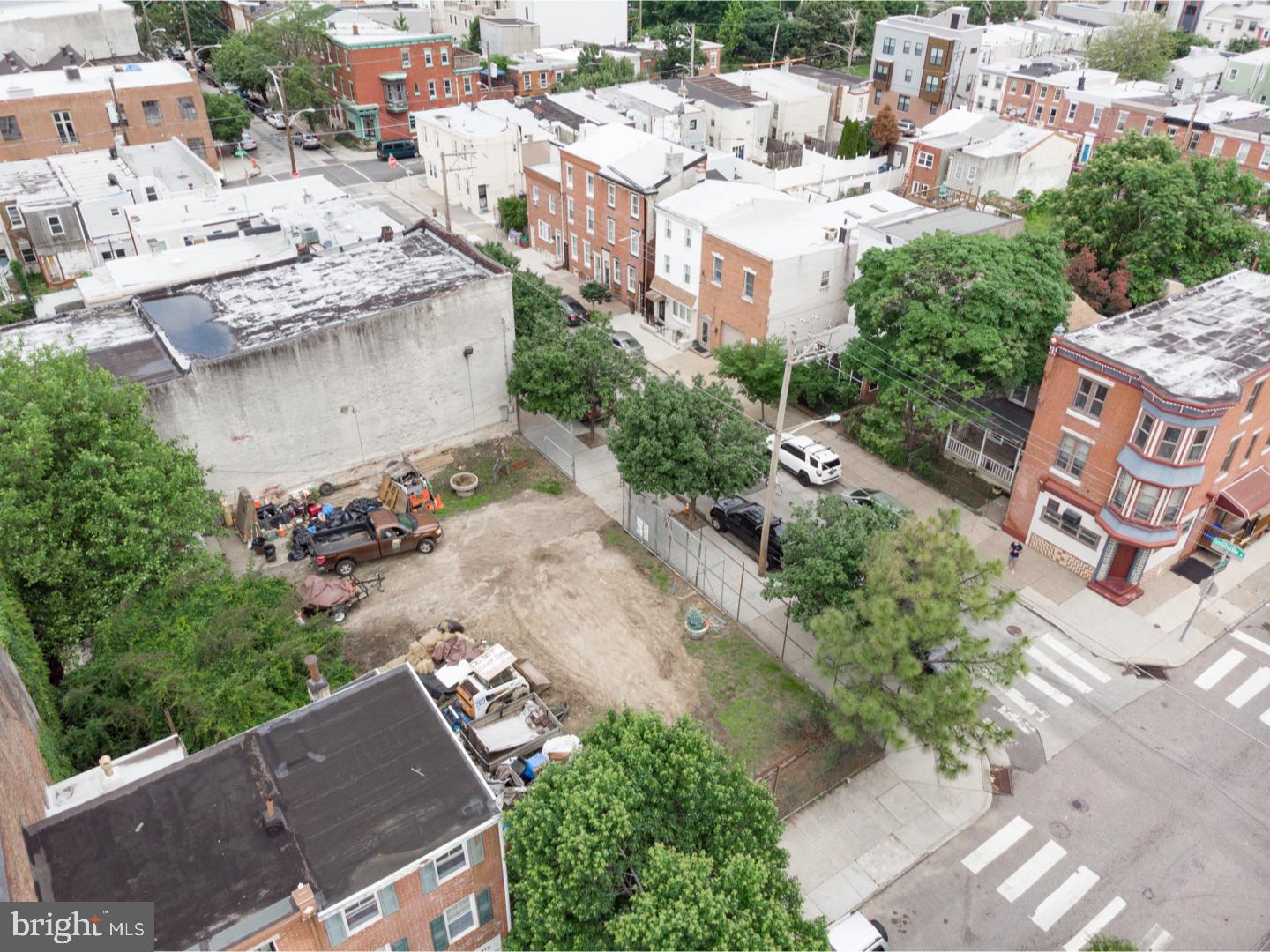 FISHTOWN - Land