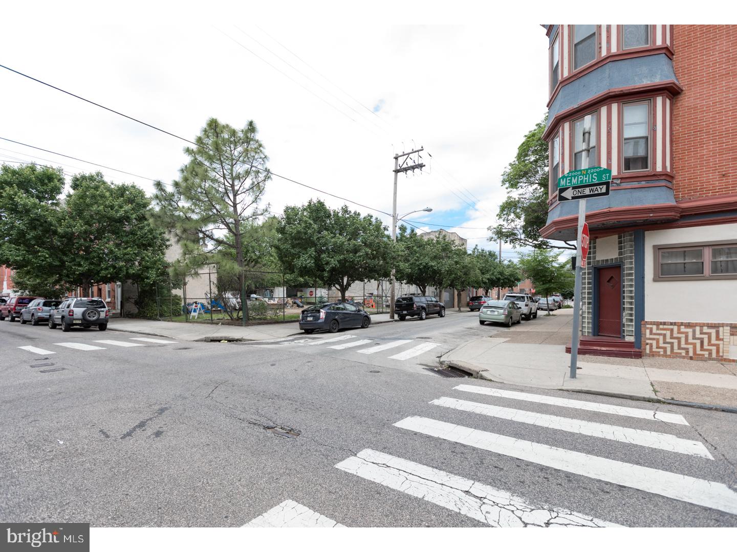 FISHTOWN - Land