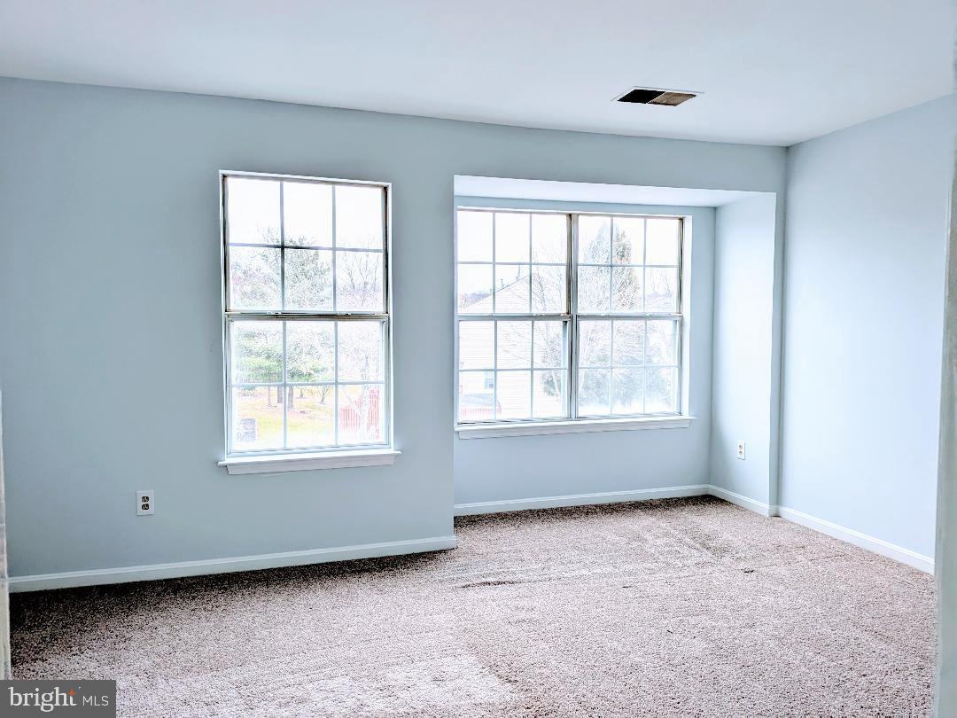 GREEN TRAILS - Residential Lease