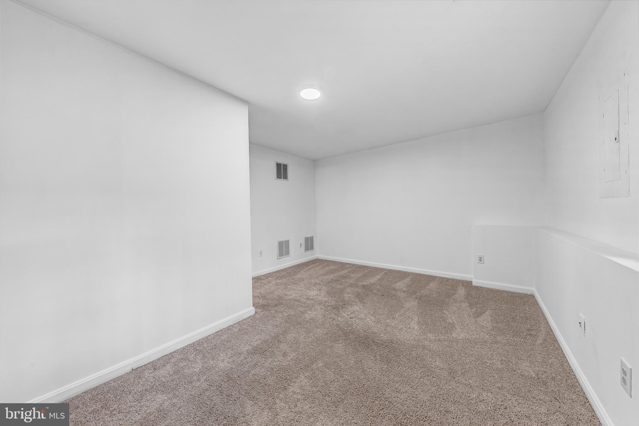 GREEN TRAILS - Residential Lease