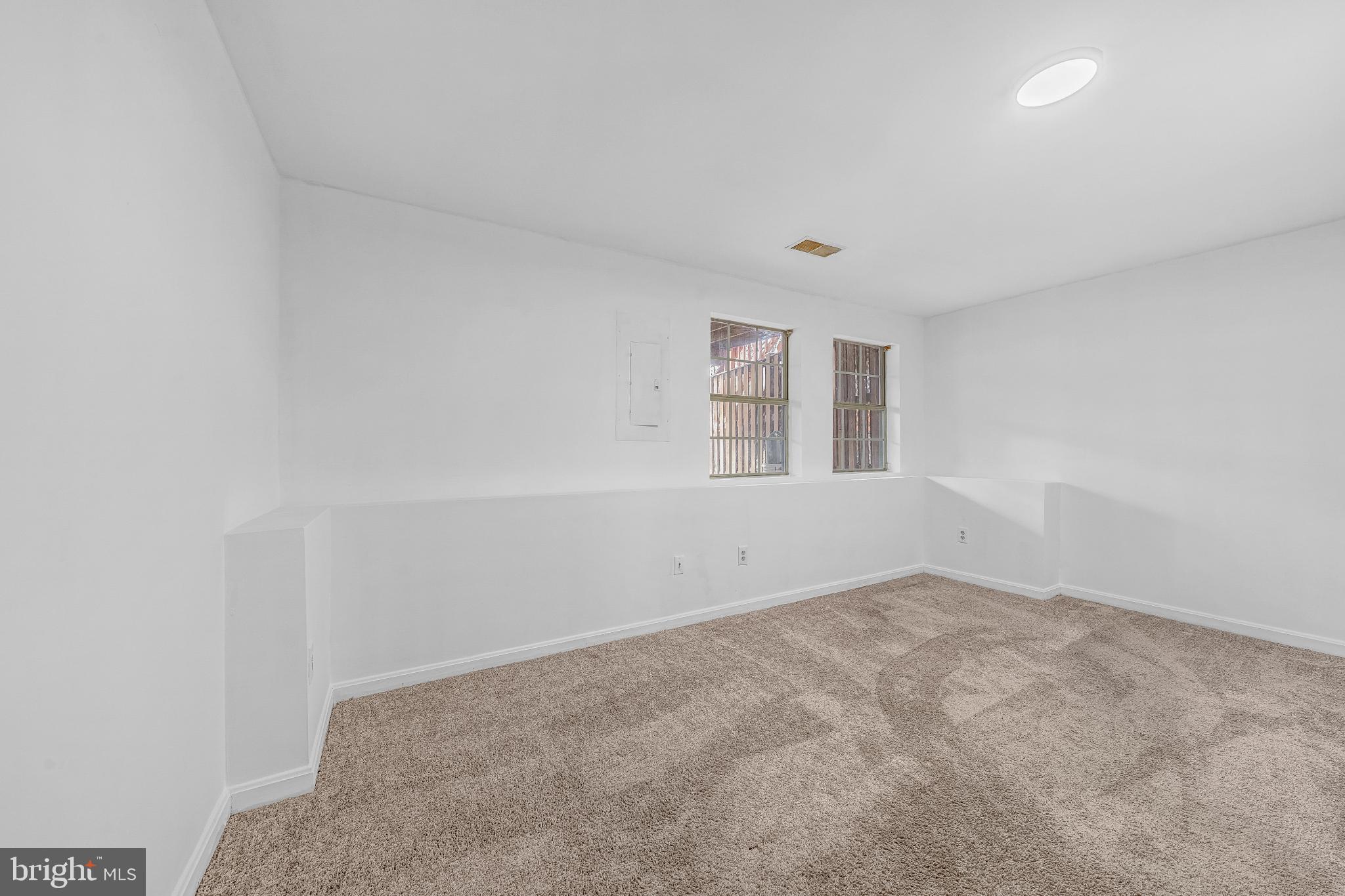 GREEN TRAILS - Residential Lease