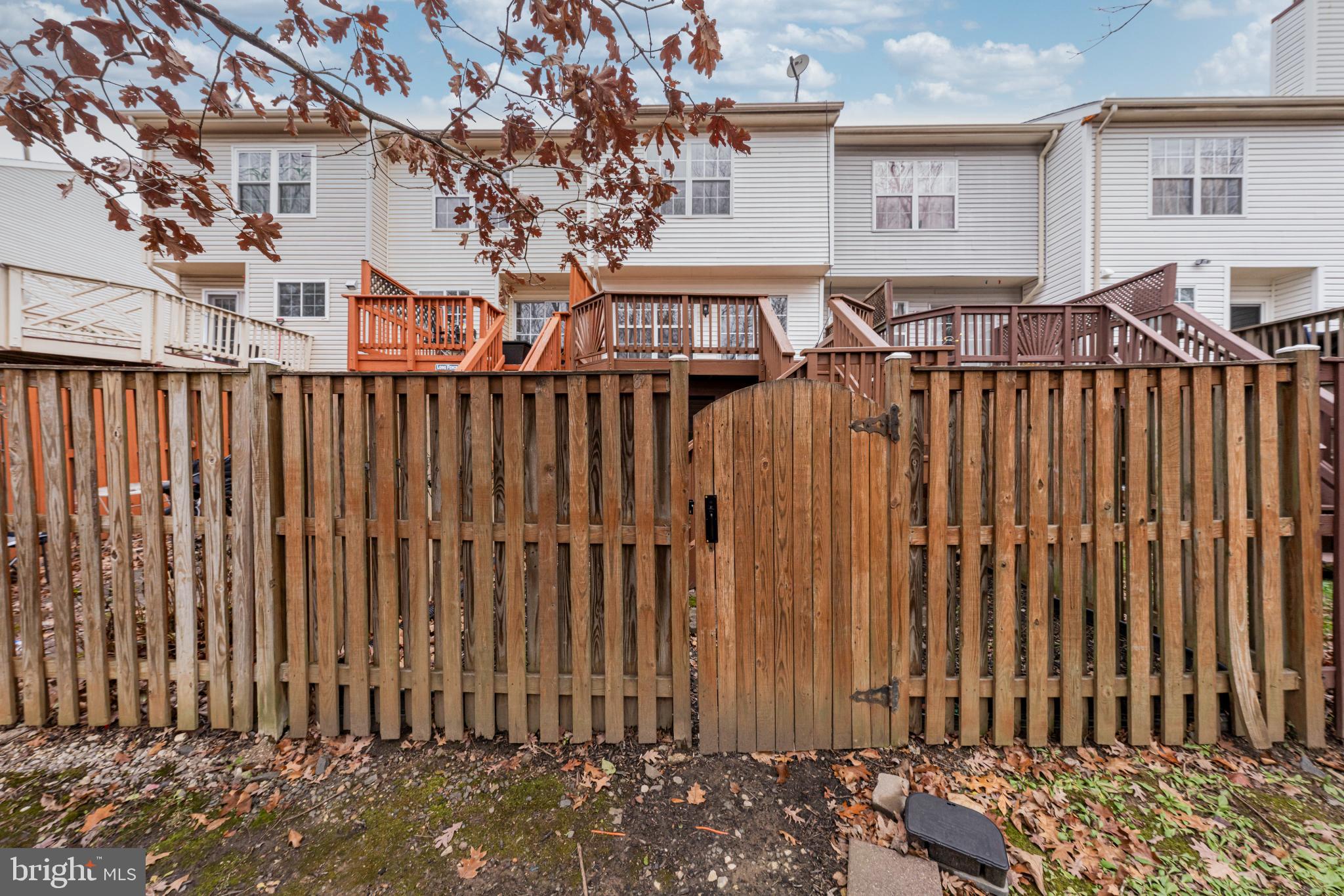 GREEN TRAILS - Residential Lease