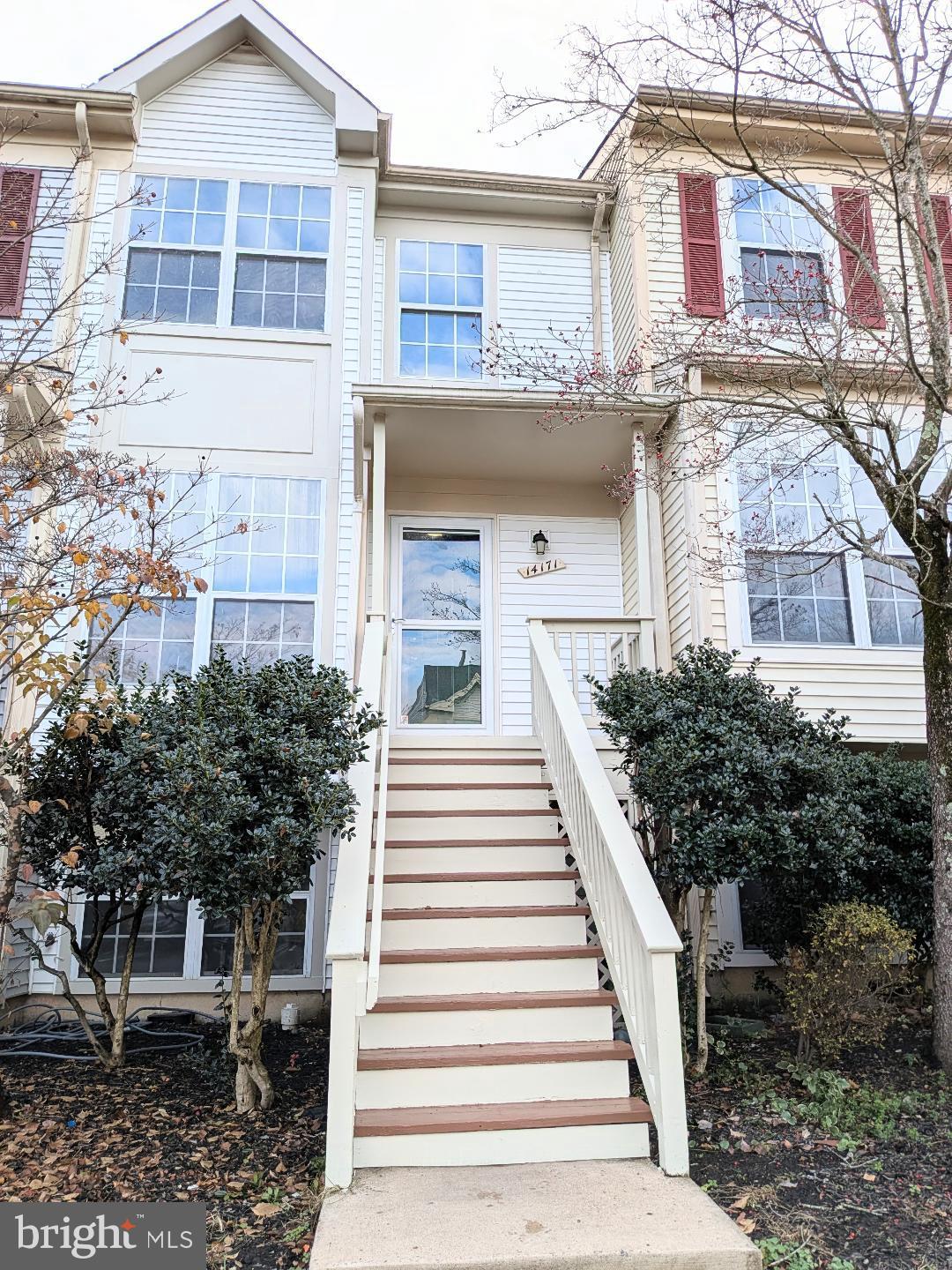 GREEN TRAILS - Residential Lease