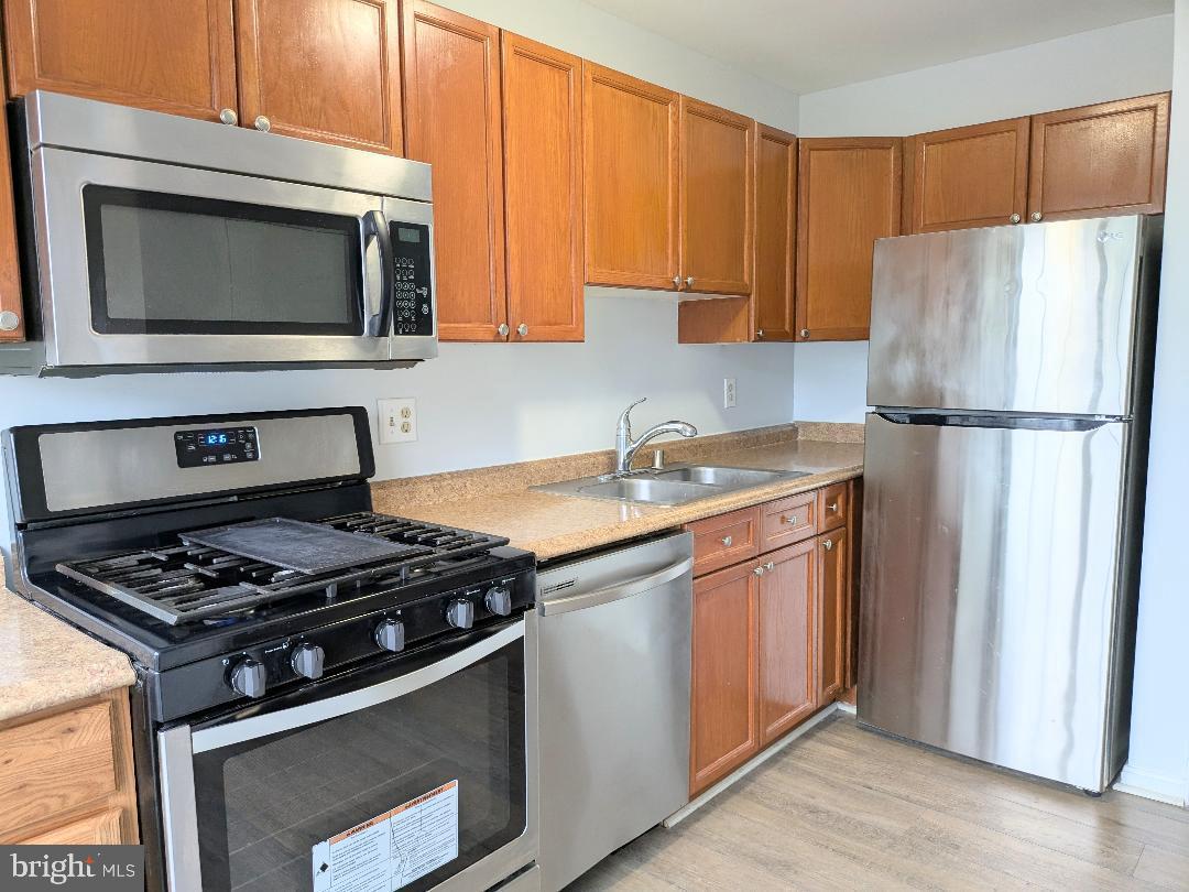 GREEN TRAILS - Residential Lease