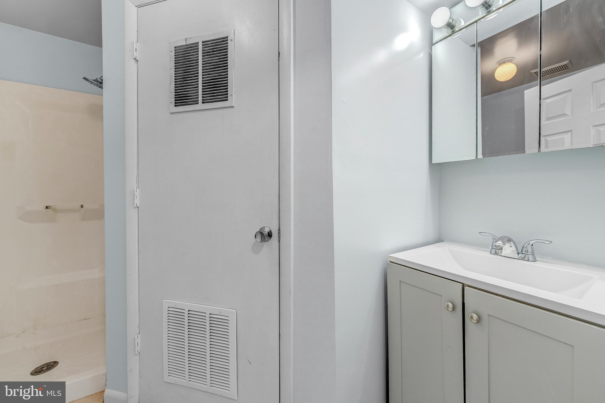 GREEN TRAILS - Residential Lease