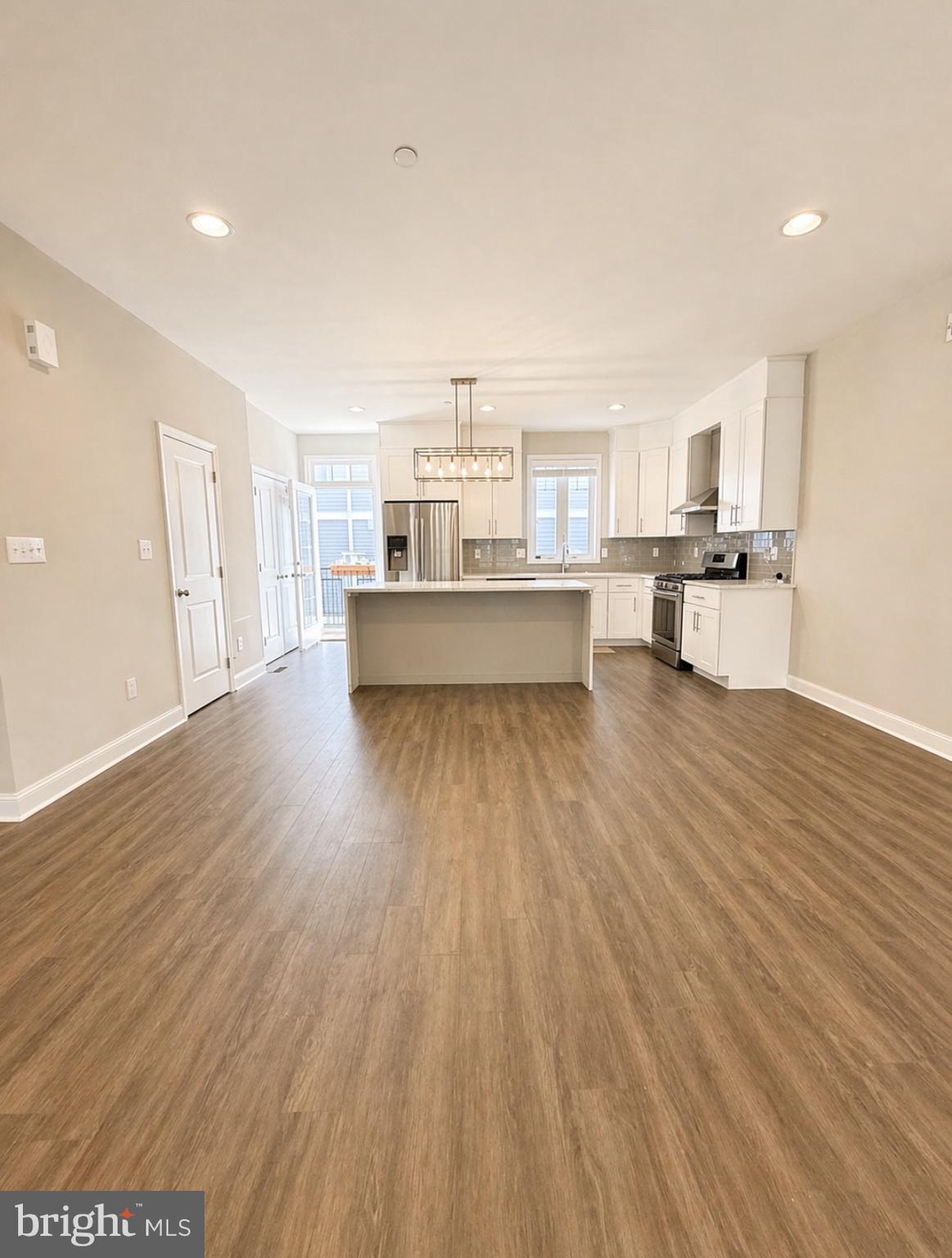 903A SPRING MILL AVENUE