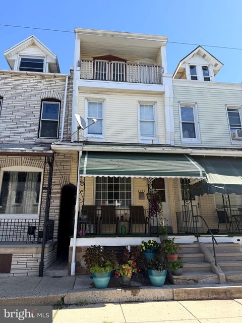 Townhouse For Sale - 1141 Mulberry Street<br/> READING, PA 19604