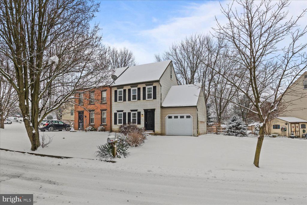 Photo of 237 Cross Keys Drive, Strasburg, PA 17579 (MLS # PALA2045704)