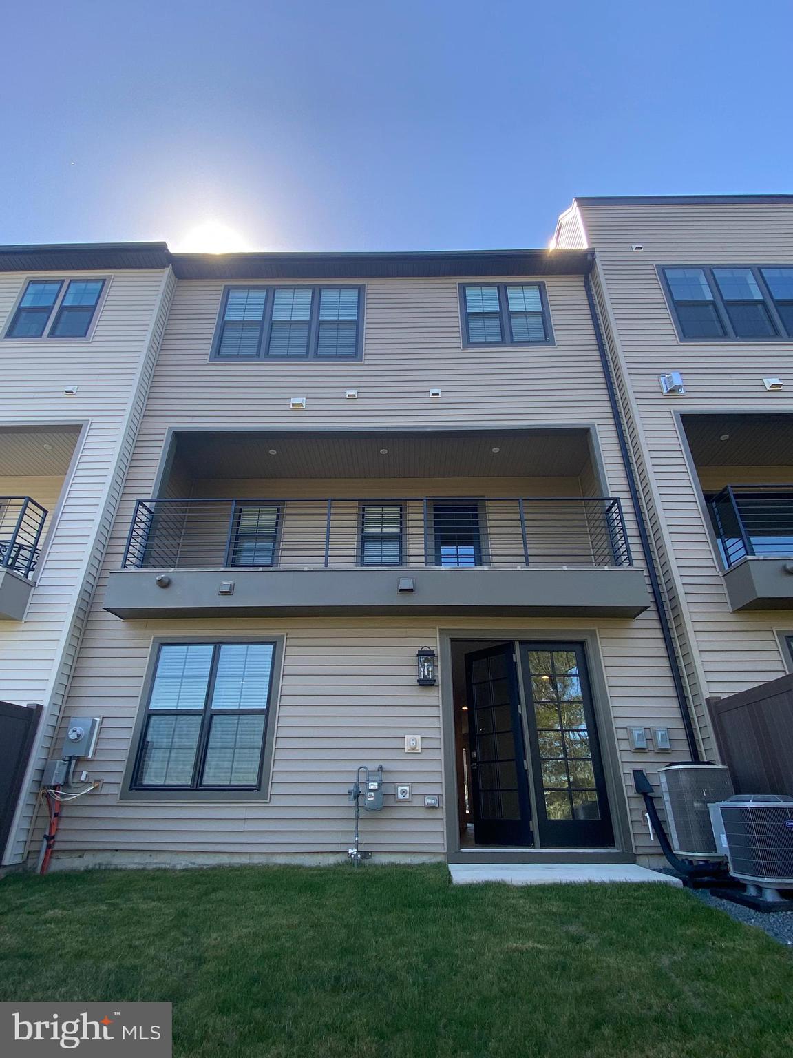 METRO WALK AT MOOREFIELD STATION - Residential Lease