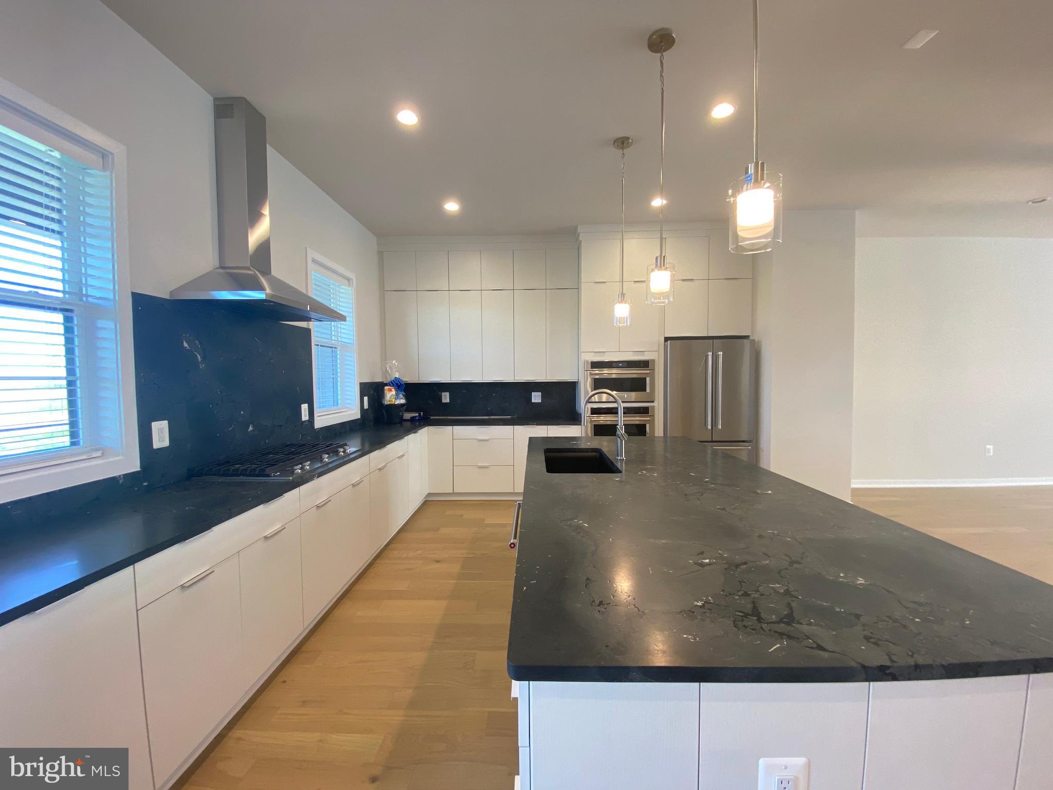 METRO WALK AT MOOREFIELD STATION - Residential Lease