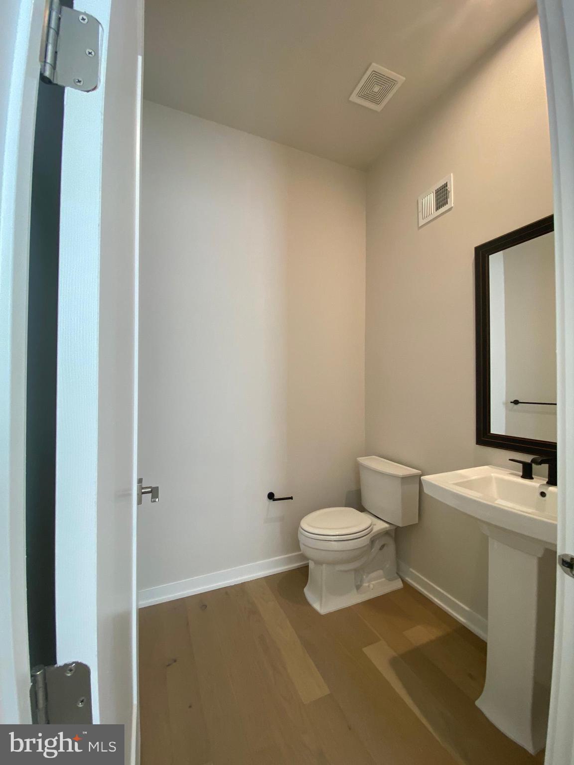 METRO WALK AT MOOREFIELD STATION - Residential Lease