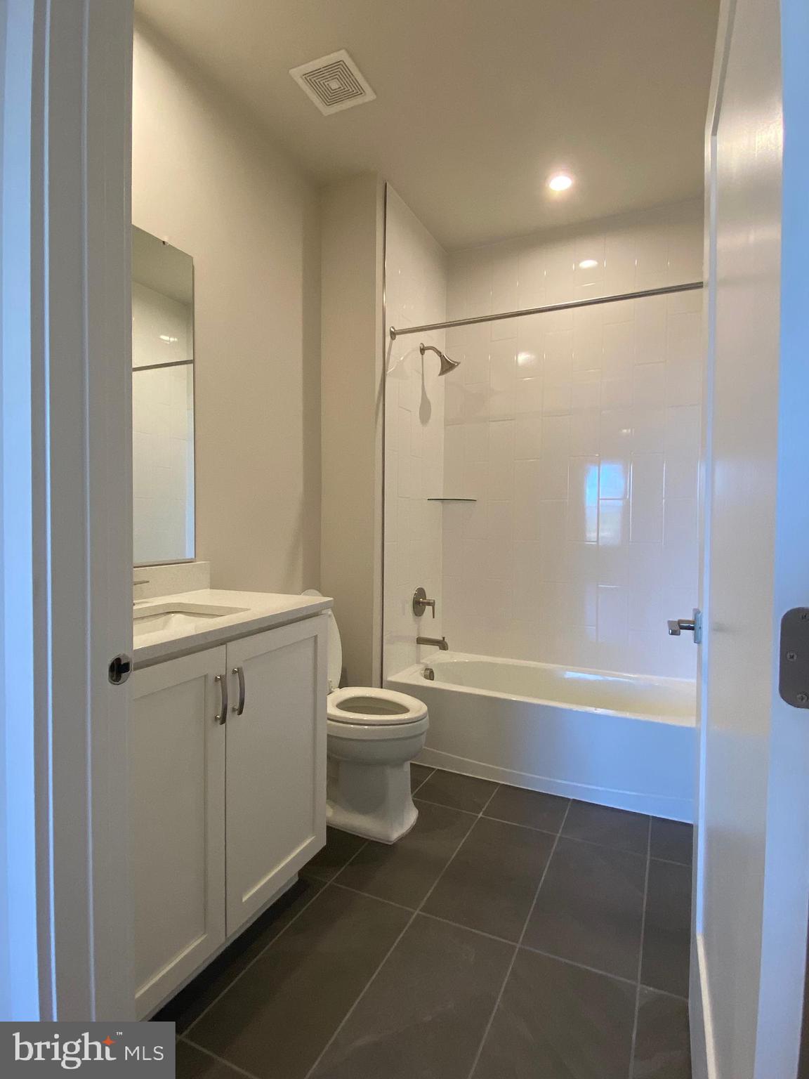 METRO WALK AT MOOREFIELD STATION - Residential Lease