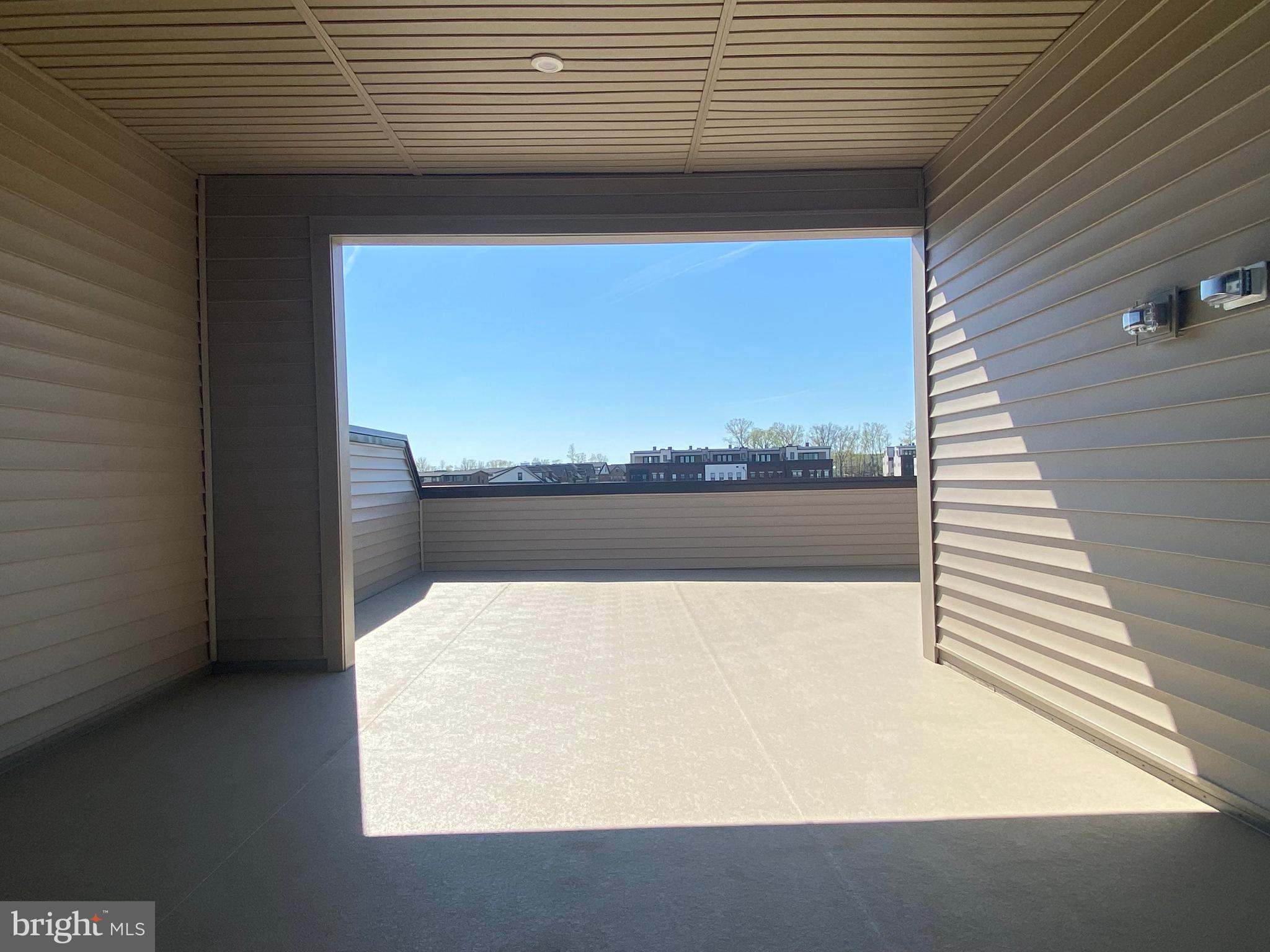 METRO WALK AT MOOREFIELD STATION - Residential Lease