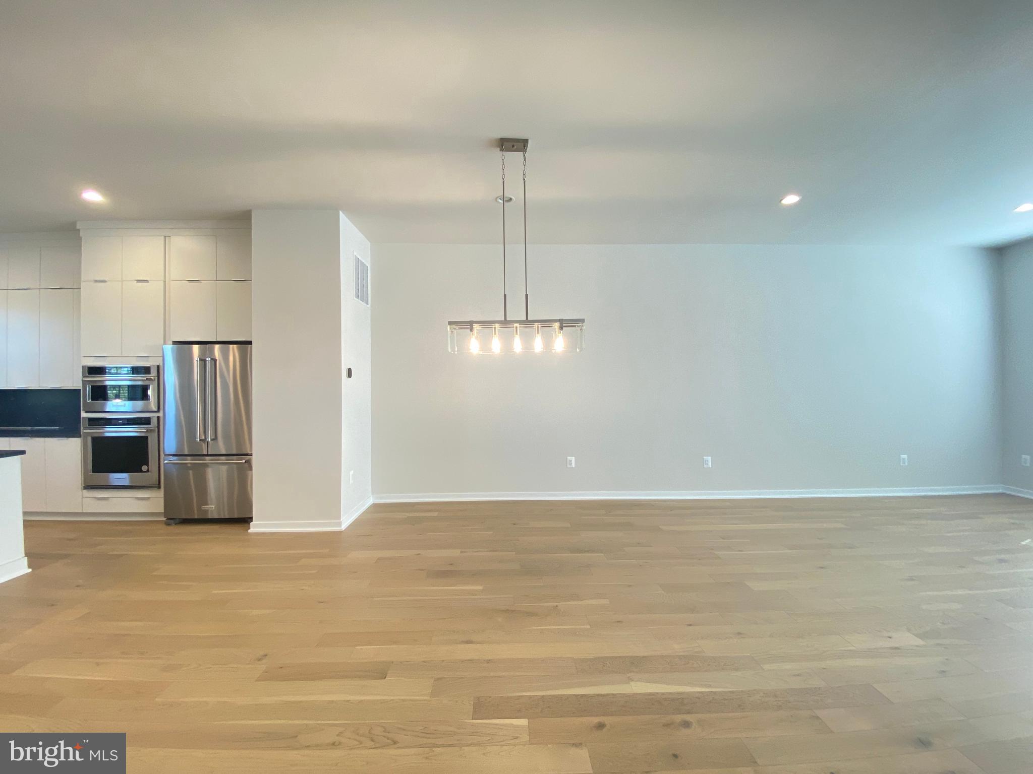 METRO WALK AT MOOREFIELD STATION - Residential Lease