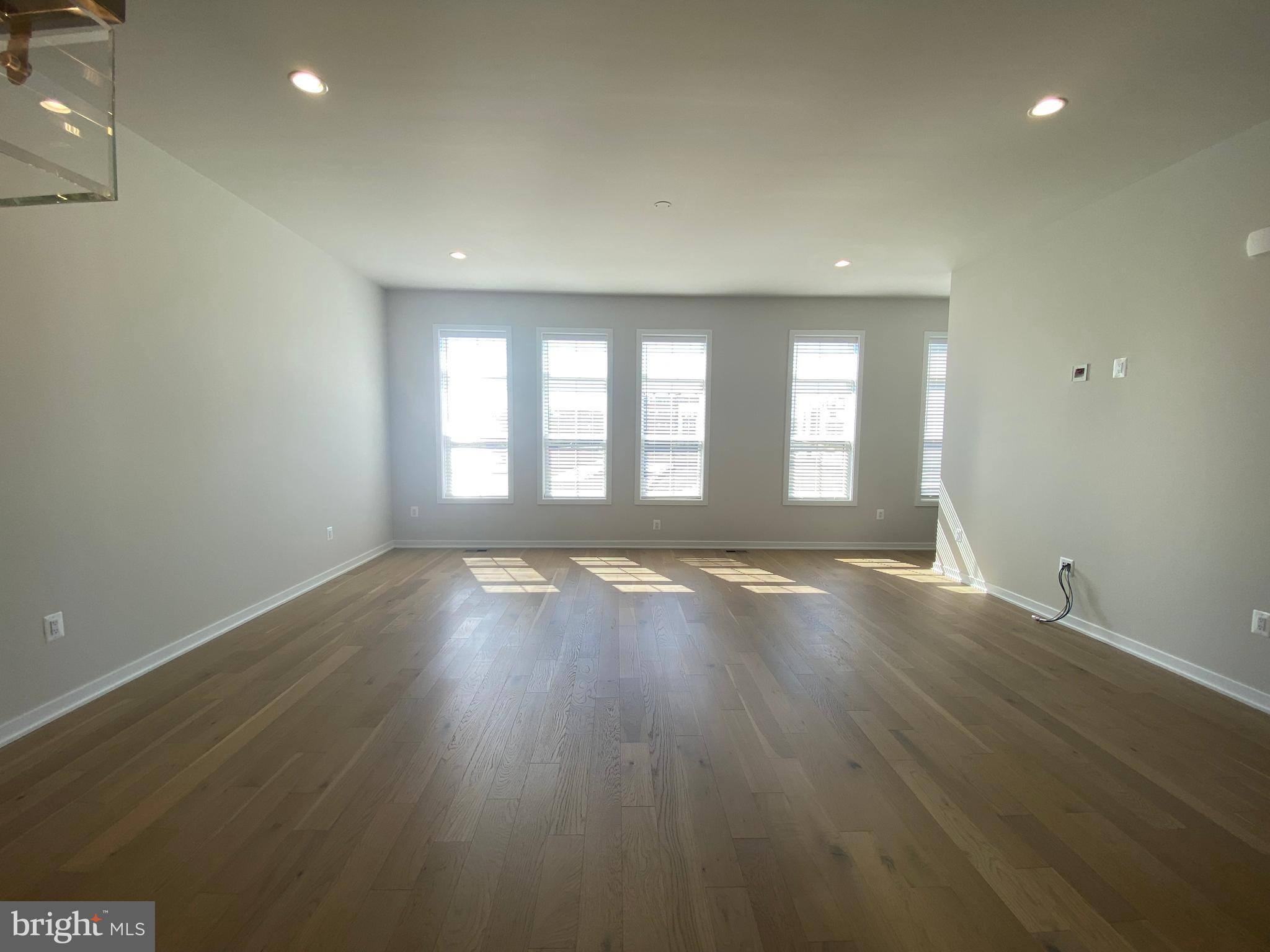 METRO WALK AT MOOREFIELD STATION - Residential Lease