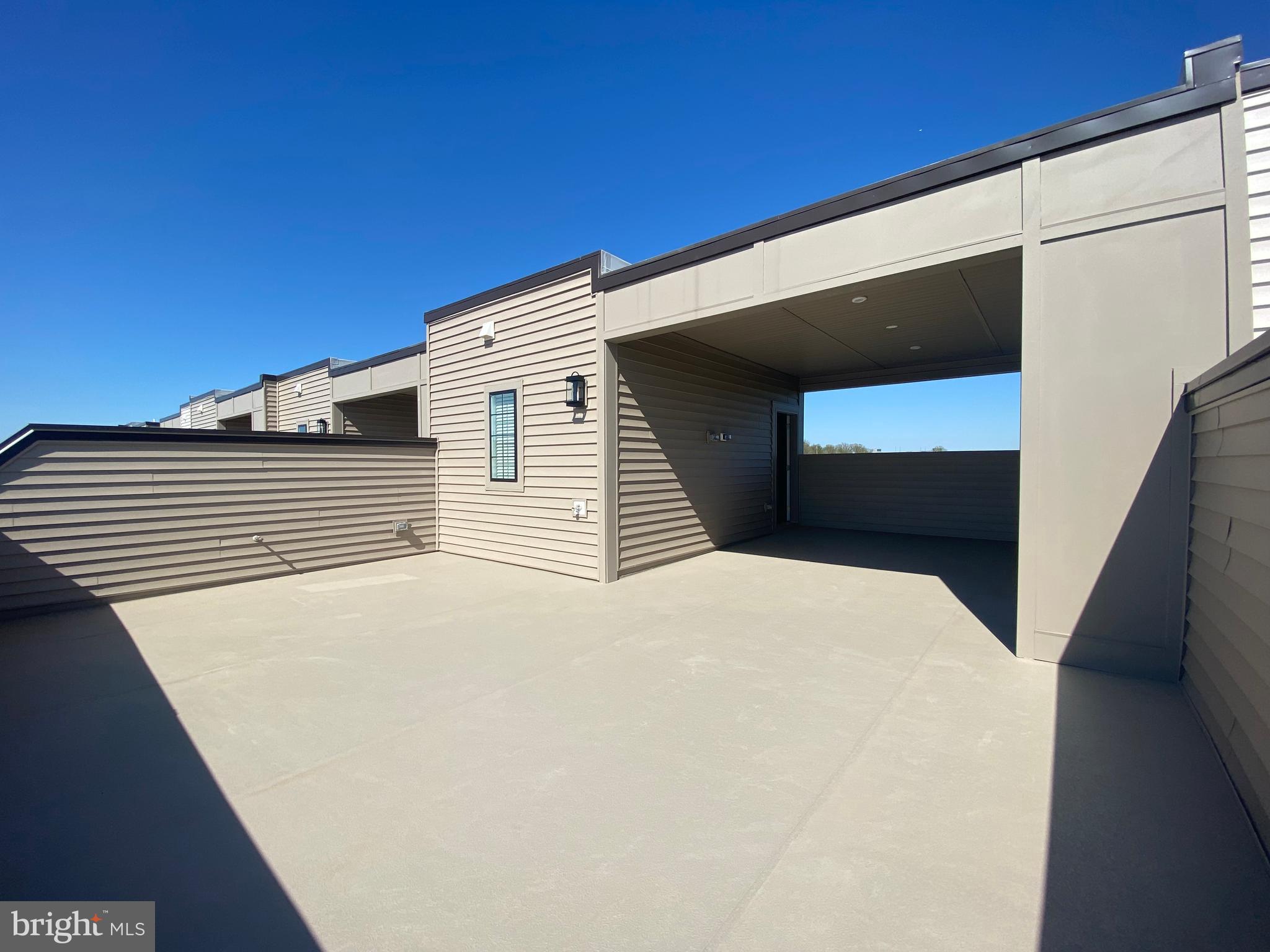 METRO WALK AT MOOREFIELD STATION - Residential Lease