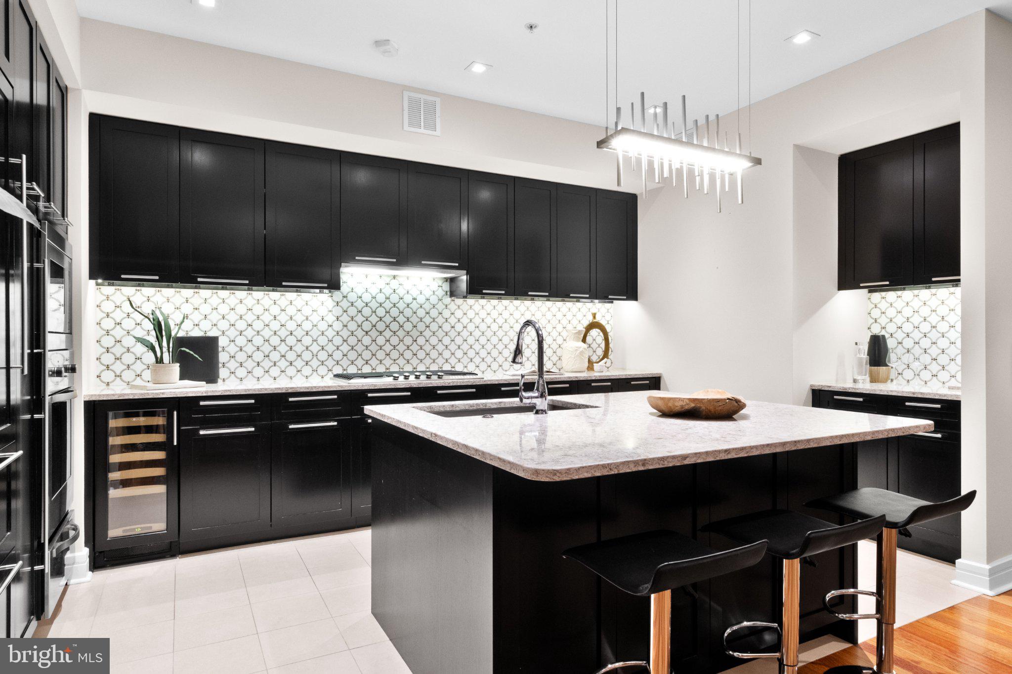 AVENUE OF THE ARTS - Residential