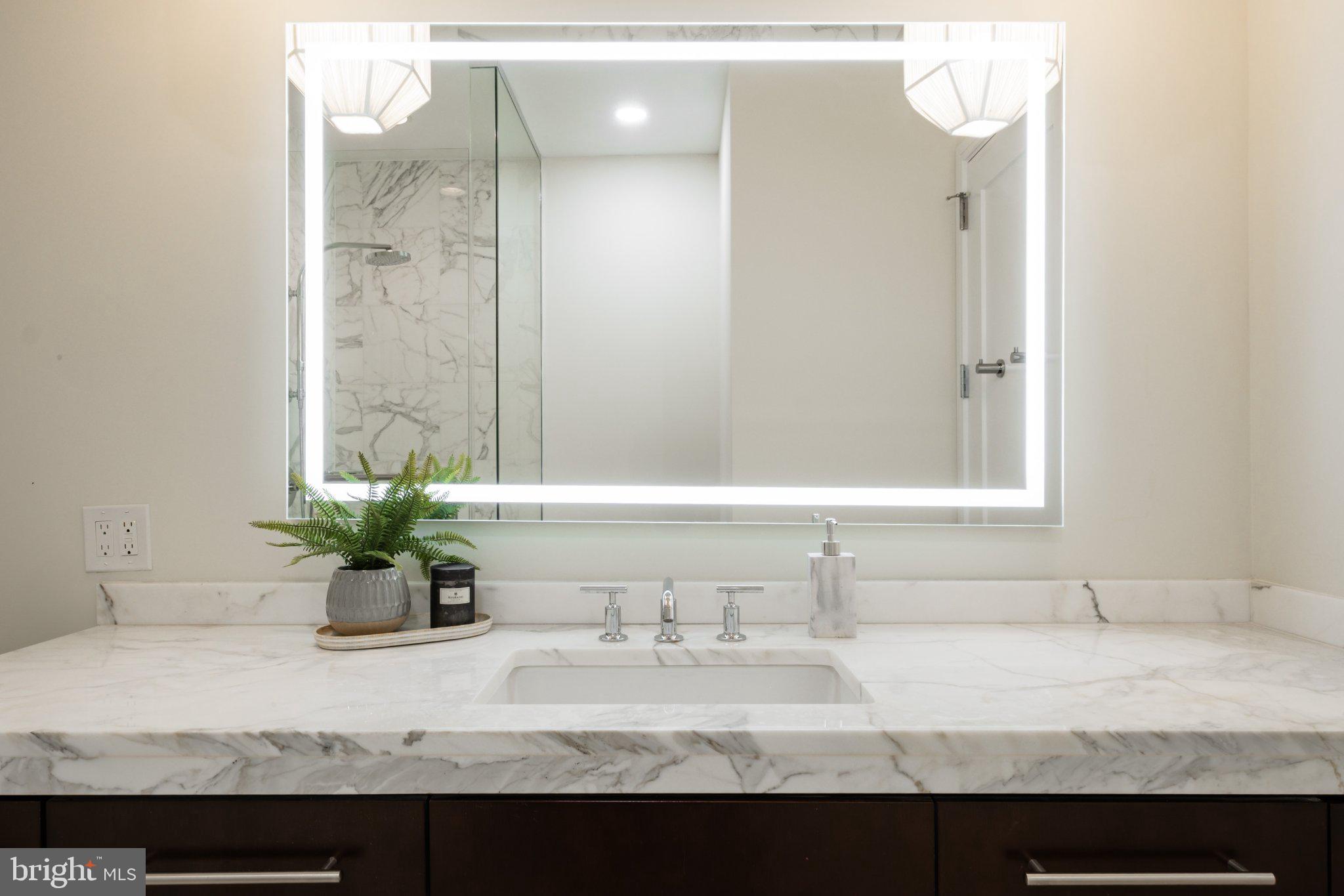 AVENUE OF THE ARTS - Residential