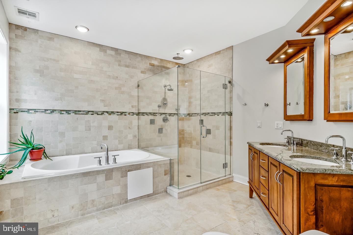 SPRUCE HILL - Residential