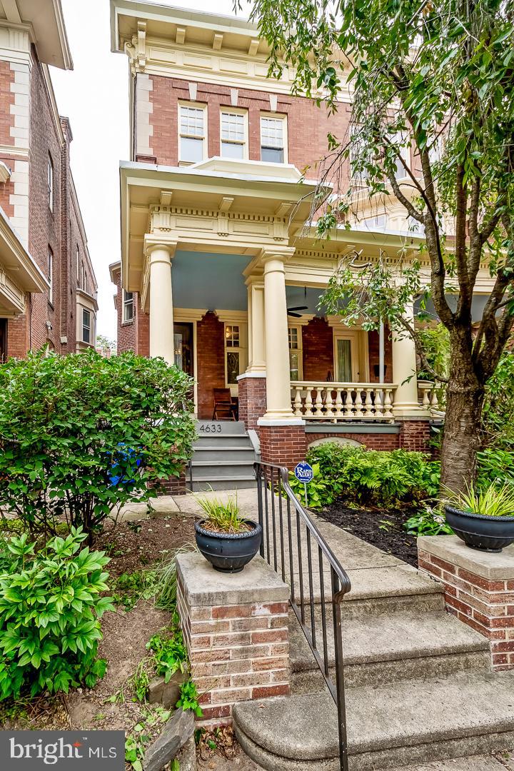 SPRUCE HILL - Residential