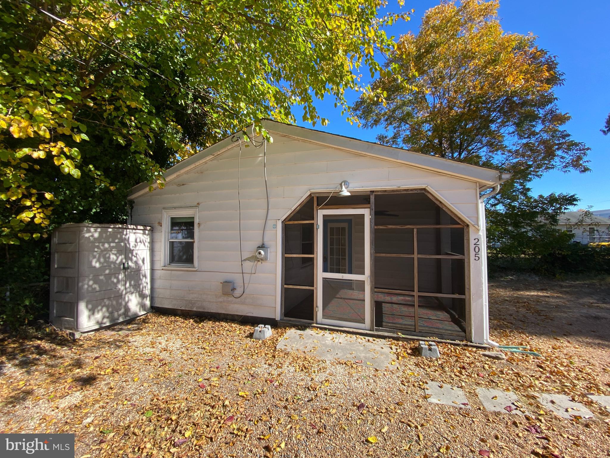 COLONIAL BEACH - Residential Lease