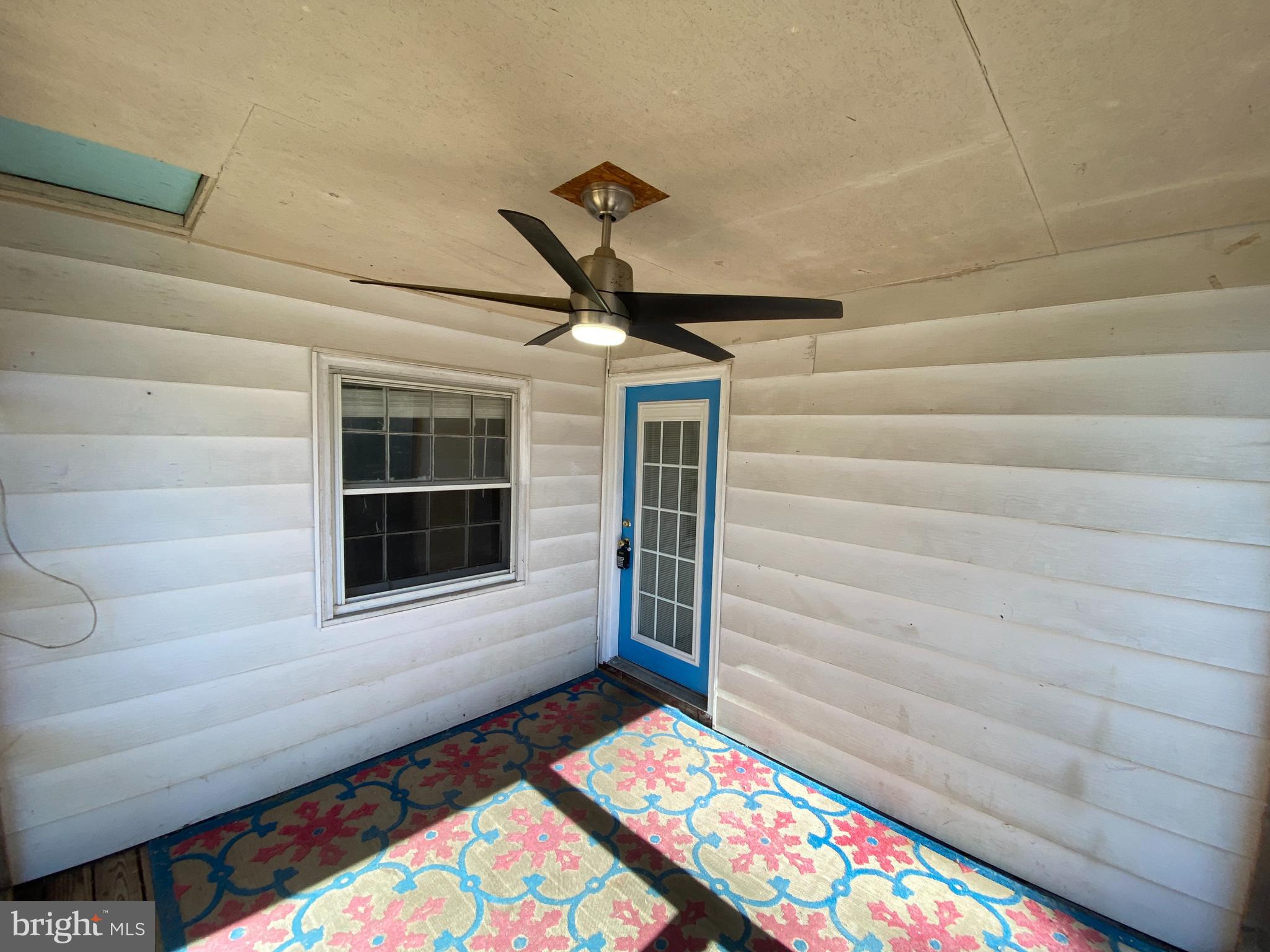 COLONIAL BEACH - Residential Lease