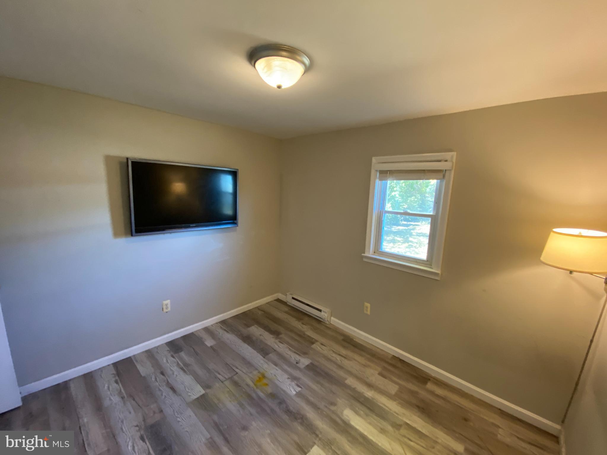 COLONIAL BEACH - Residential Lease