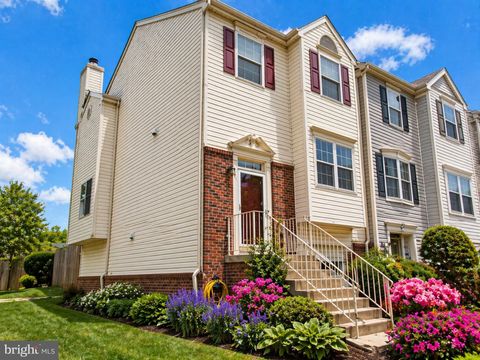 Photo of 3731 Roxbury Lane, ALEXANDRIA, VA 22309 (MLS # VAFX2306000)
