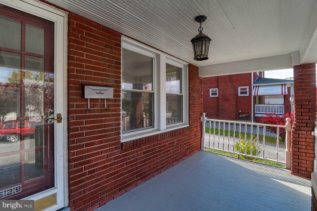 YORK COLLEGE - Residential