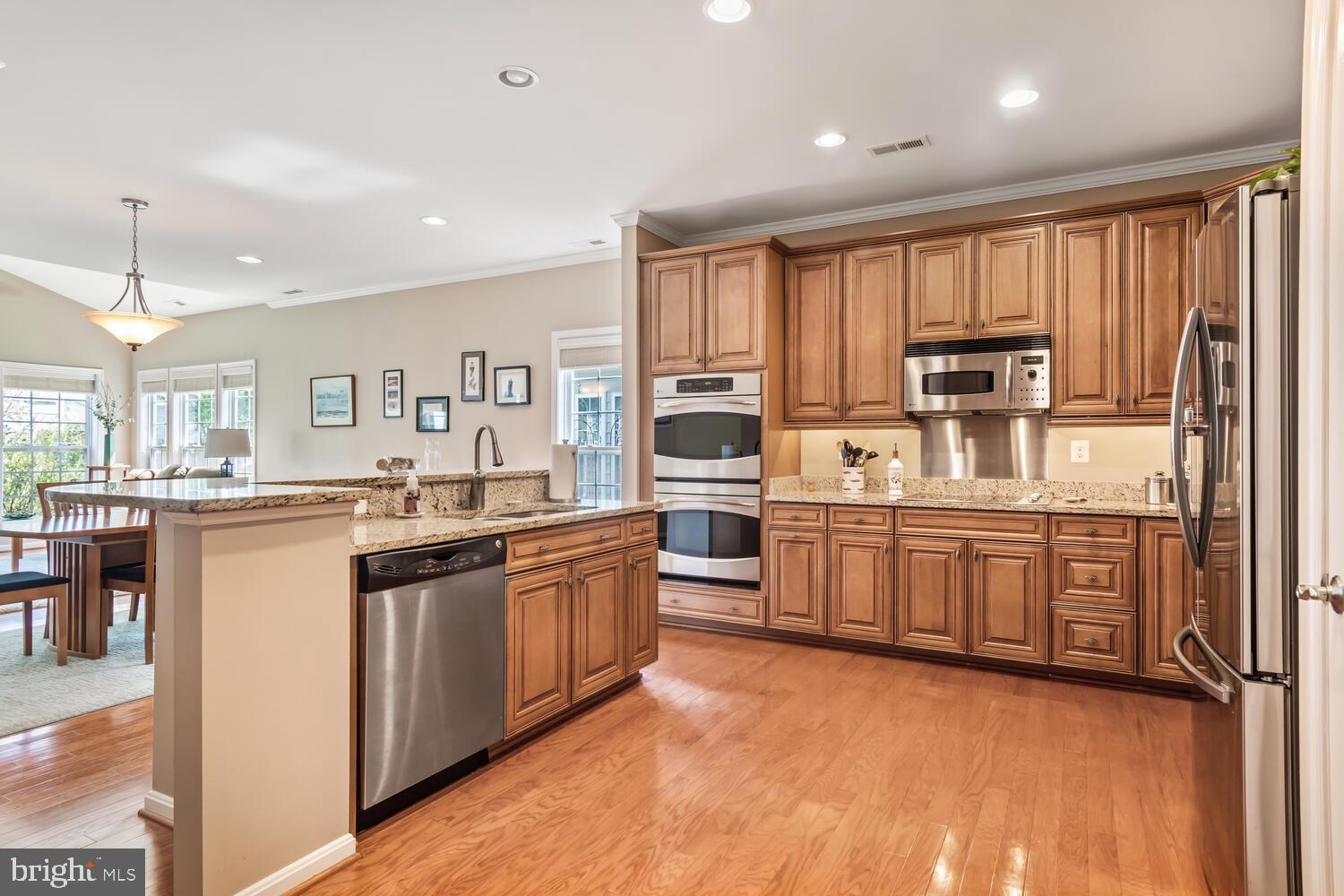 SYMPHONY VILLAGE AT CENTREVILLE - Residential