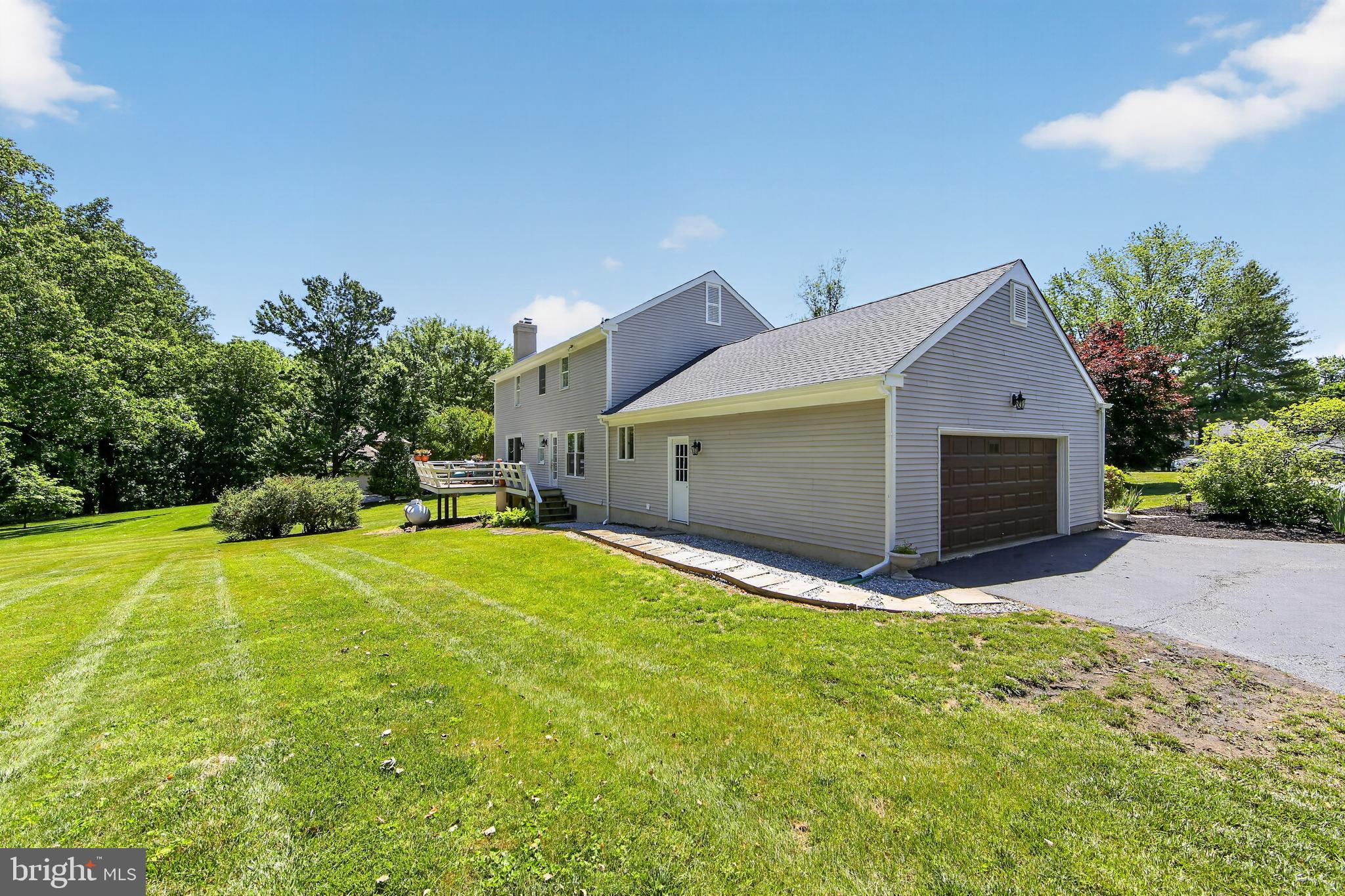 207 WHITESTONE DRIVE