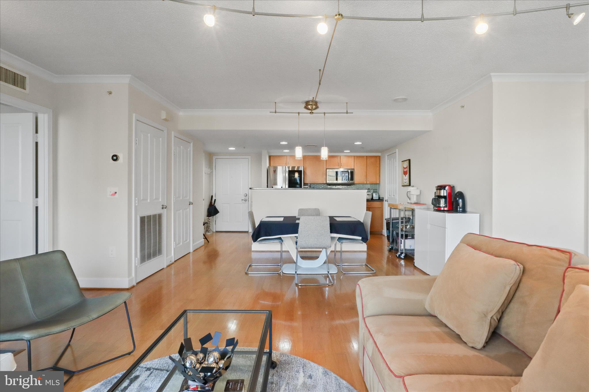 STATION SQUARE - Residential Lease