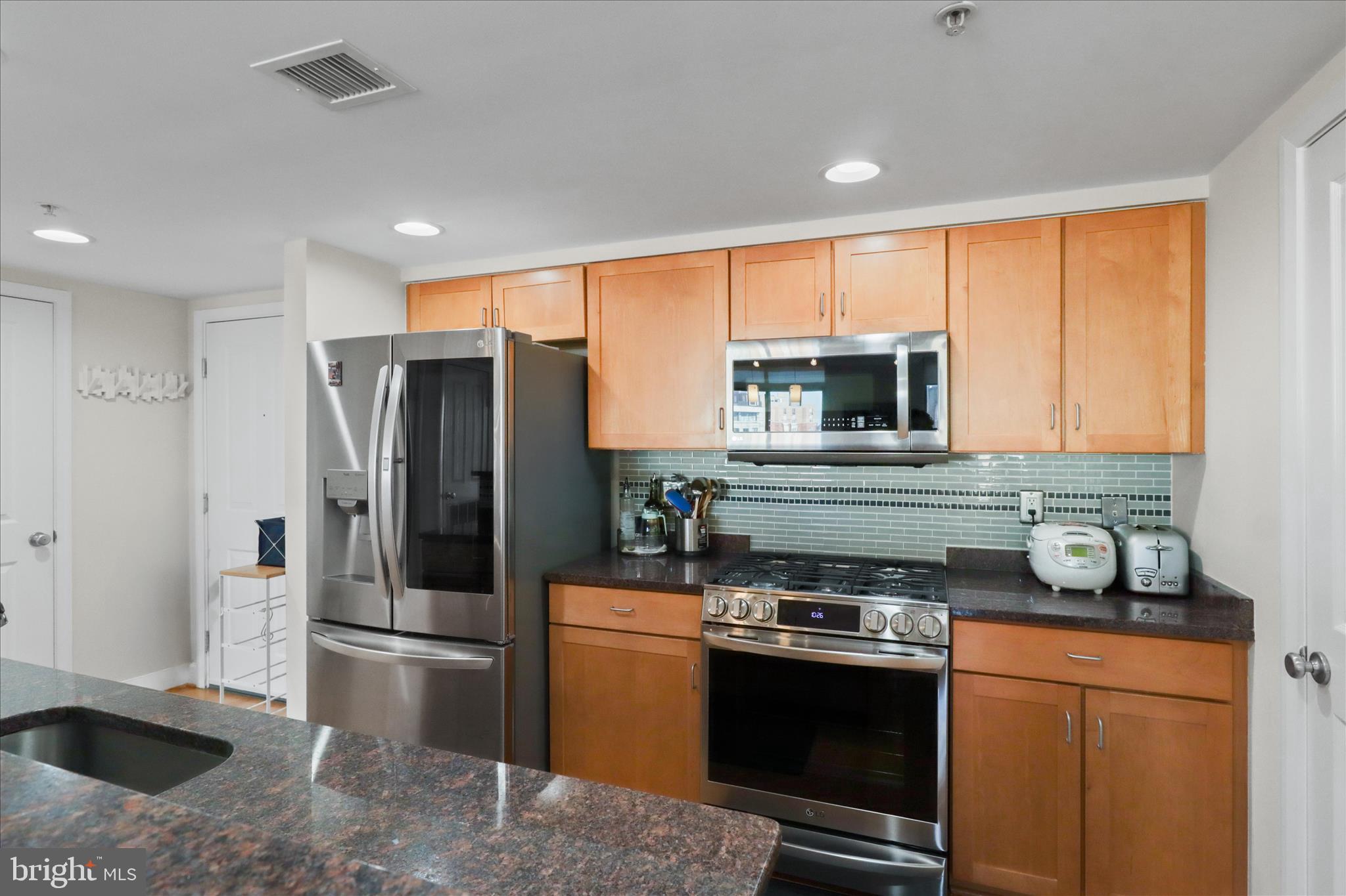 STATION SQUARE - Residential Lease