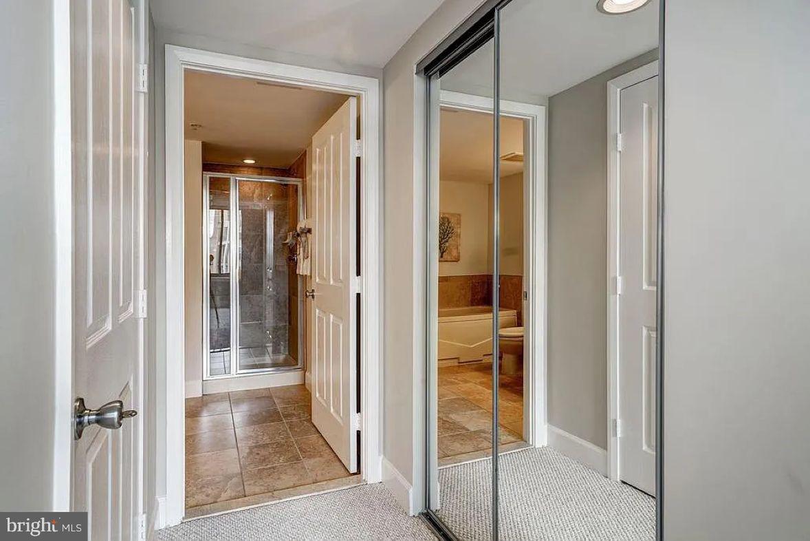 STATION SQUARE - Residential Lease