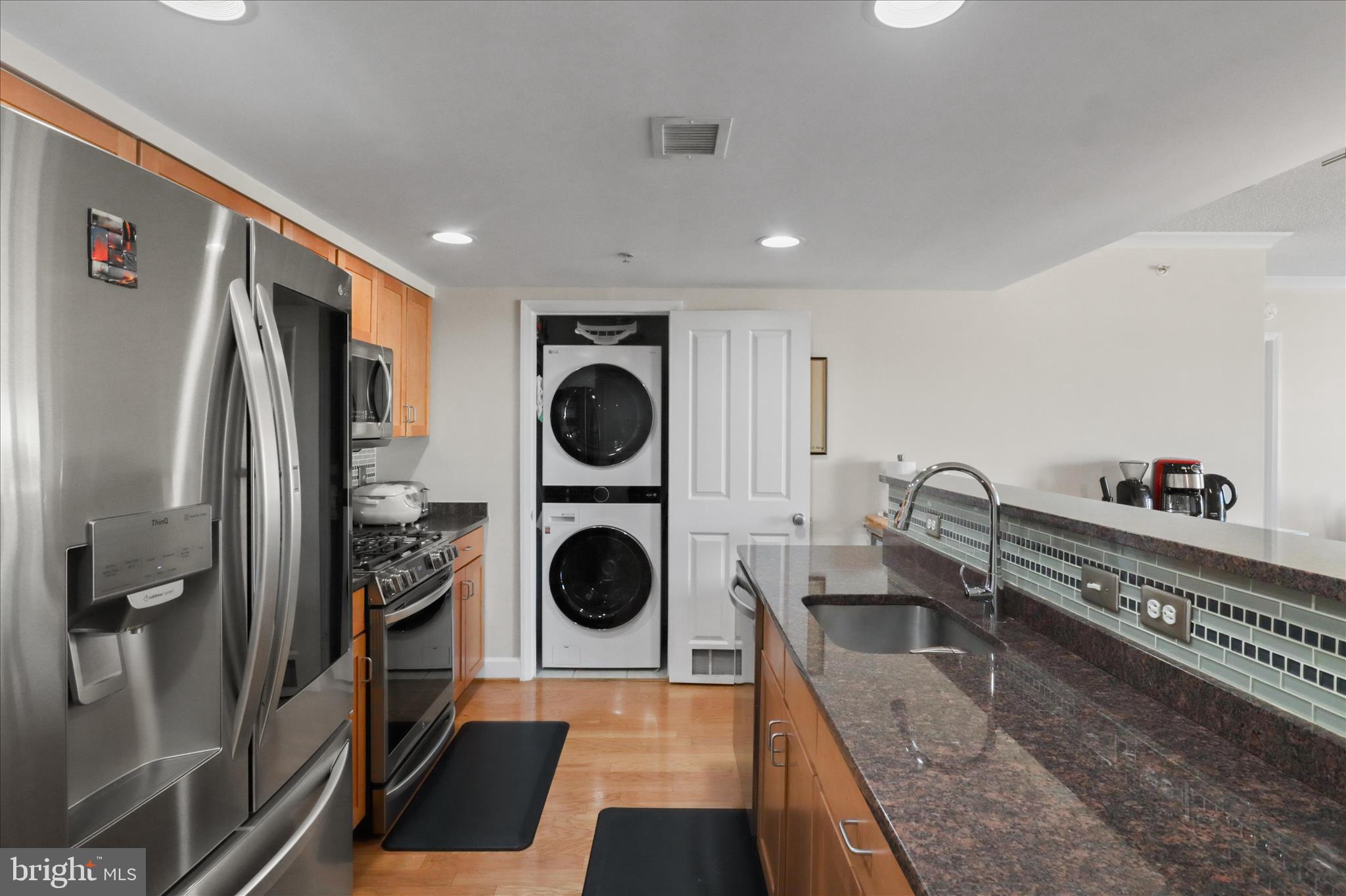 STATION SQUARE - Residential Lease